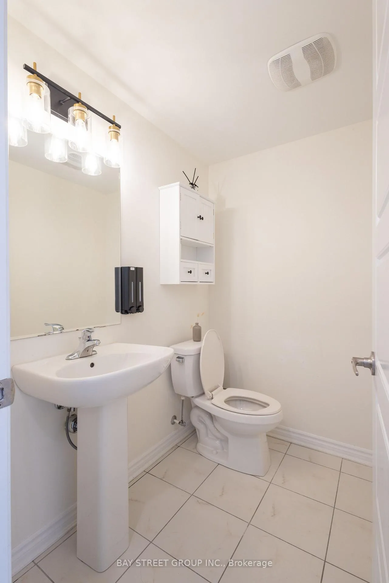 Photo 9 of Unit 11, 230 Avonsyde Boulevard, Hamilton, Waterdown — HOMEH