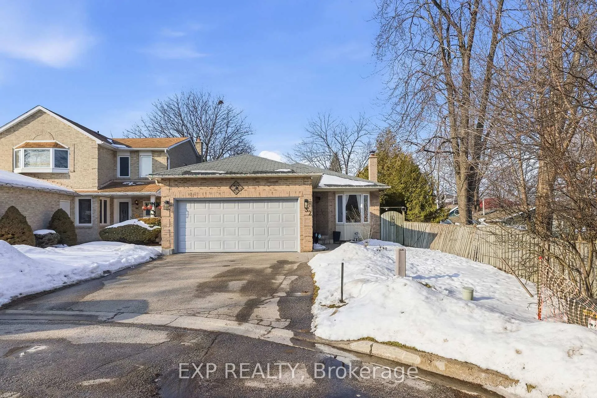 Photo 2 of 32 Bird Crescent, Ajax, Central — HOMEH