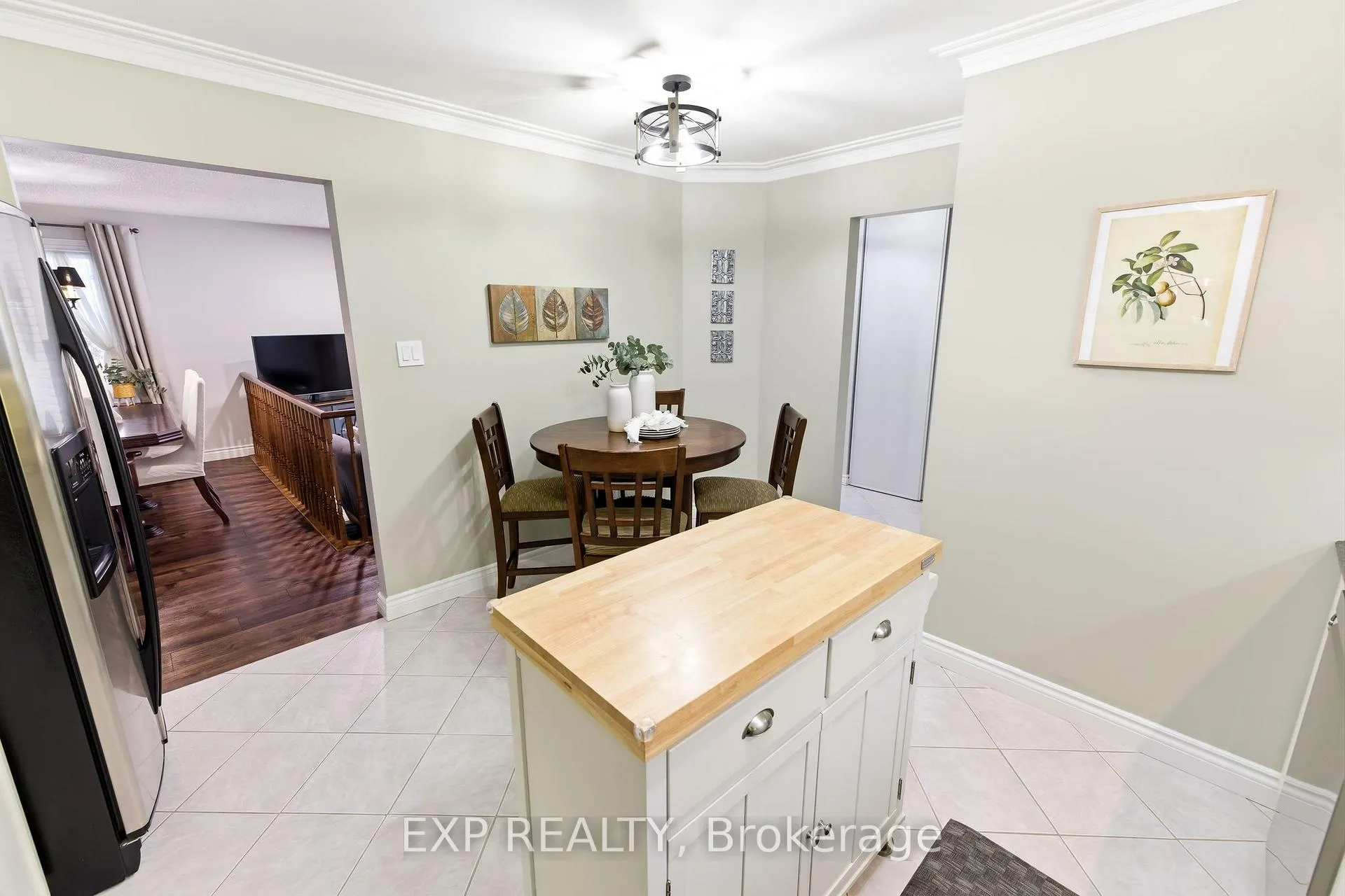 Photo 12 of 32 Bird Crescent, Ajax, Central — HOMEH