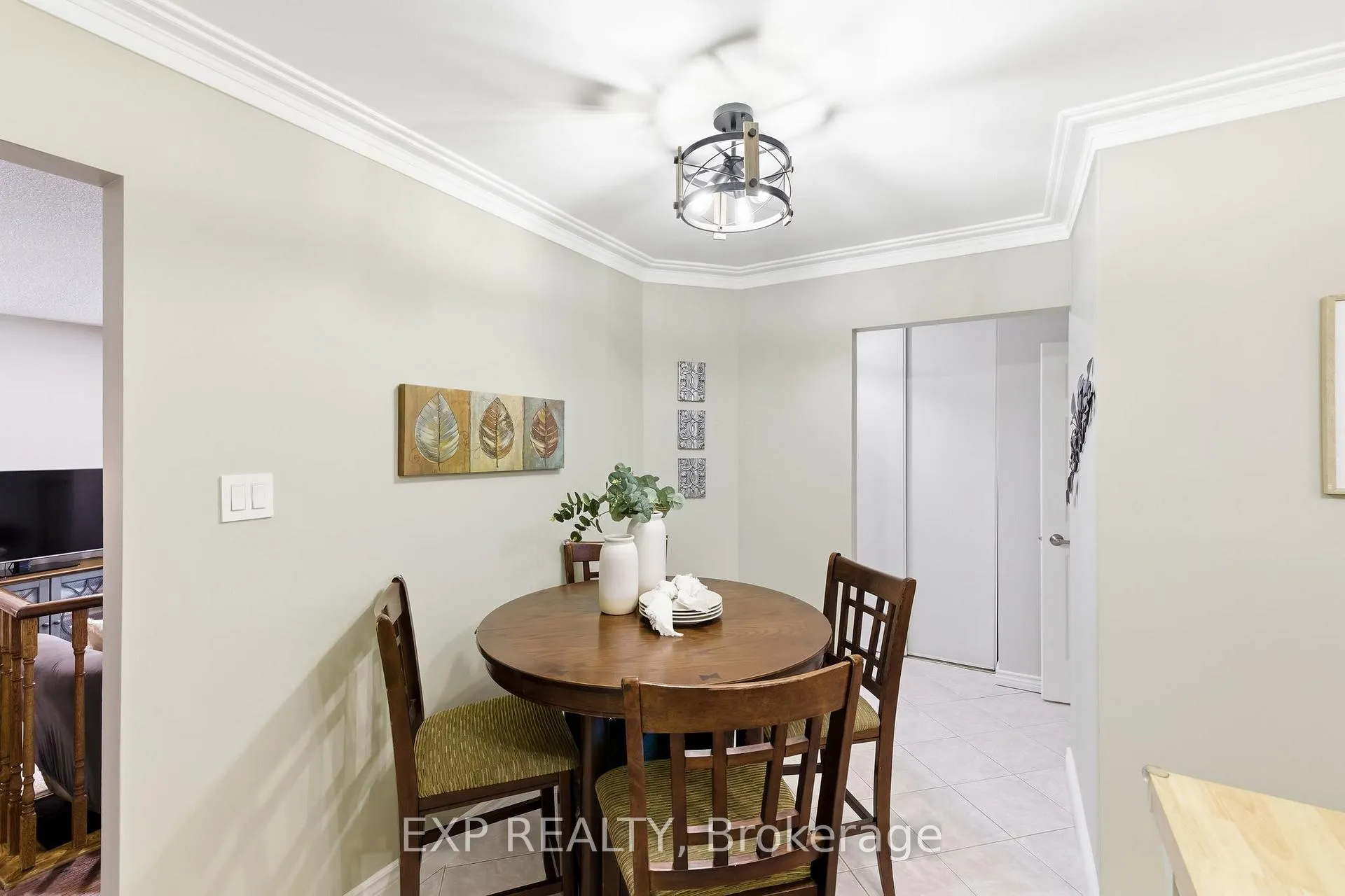 Photo 14 of 32 Bird Crescent, Ajax, Central — HOMEH