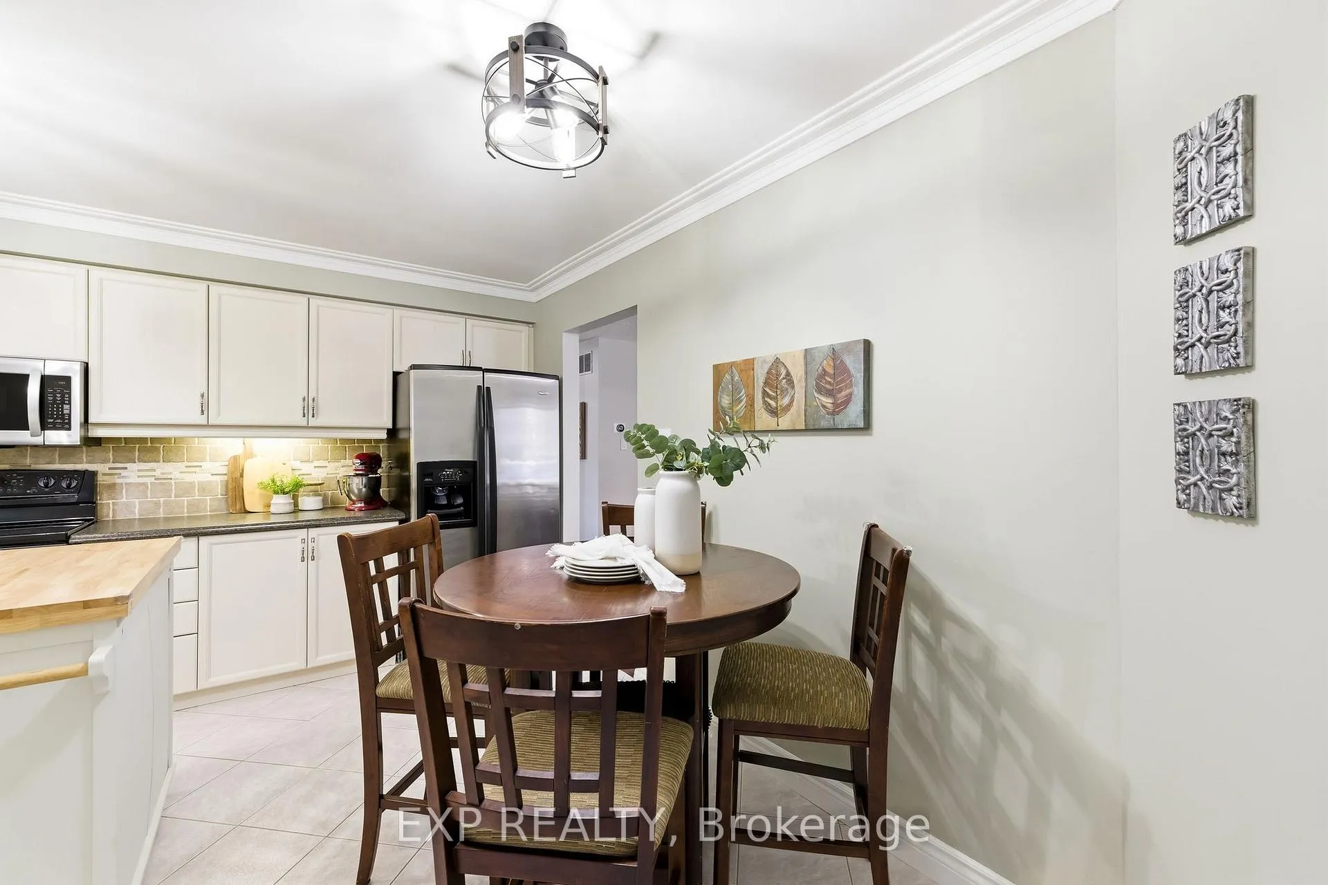 Photo 16 of 32 Bird Crescent, Ajax, Central — HOMEH