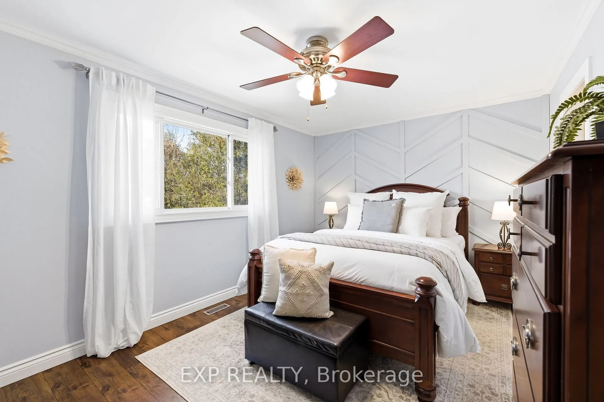 Photo 17 of 32 Bird Crescent, Ajax, Central — HOMEH