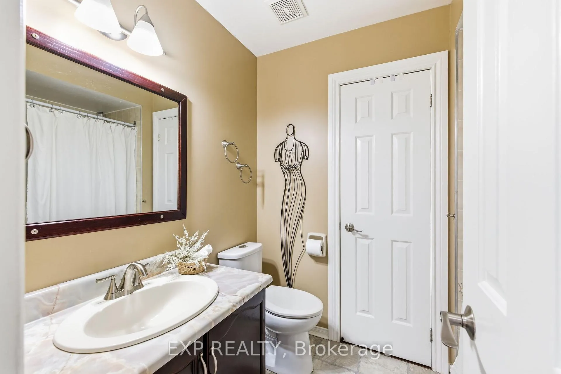 Photo 20 of 32 Bird Crescent, Ajax, Central — HOMEH