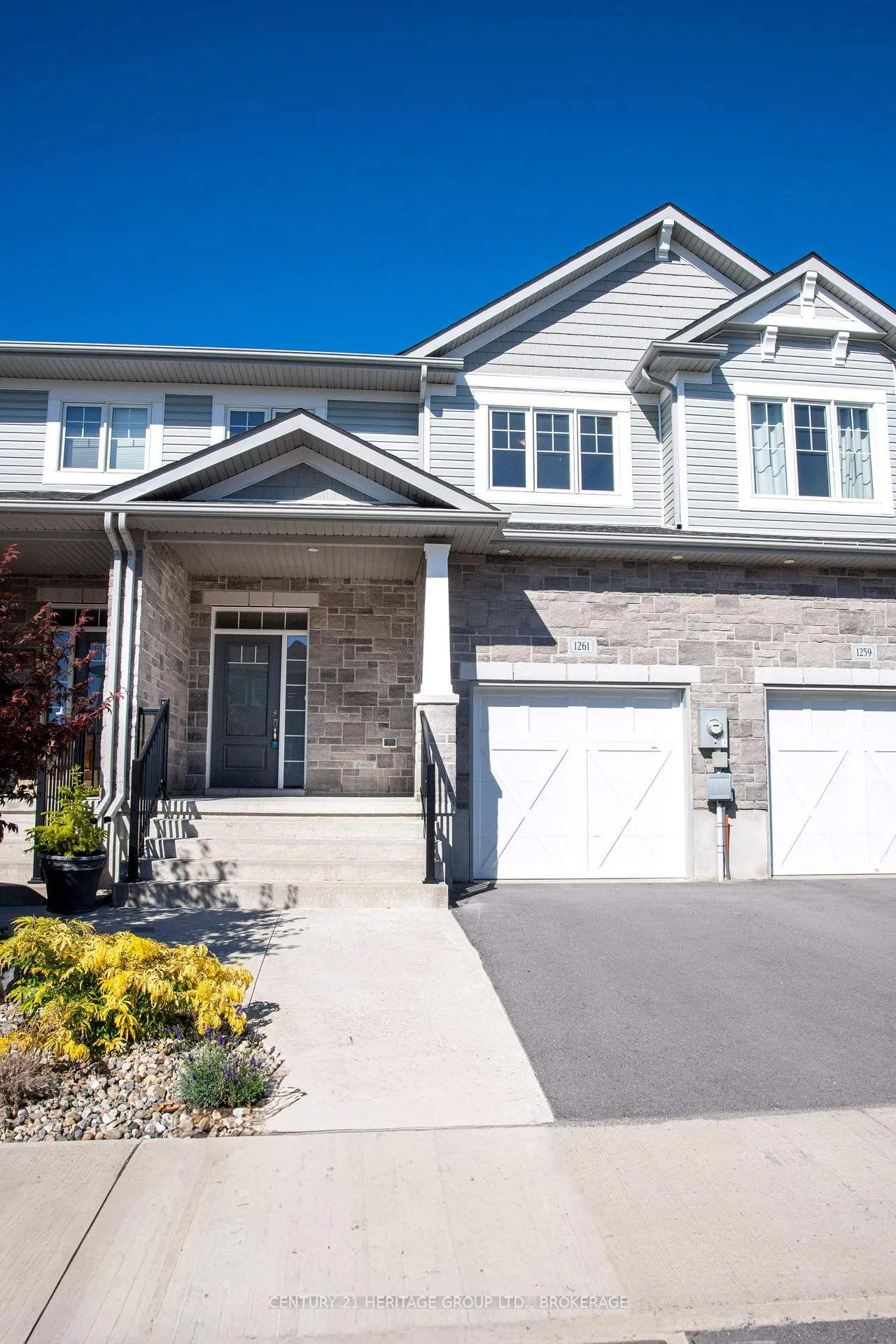 Photo 4 of 1261 Max Crescent, Kingston, City Northwest — HOMEH