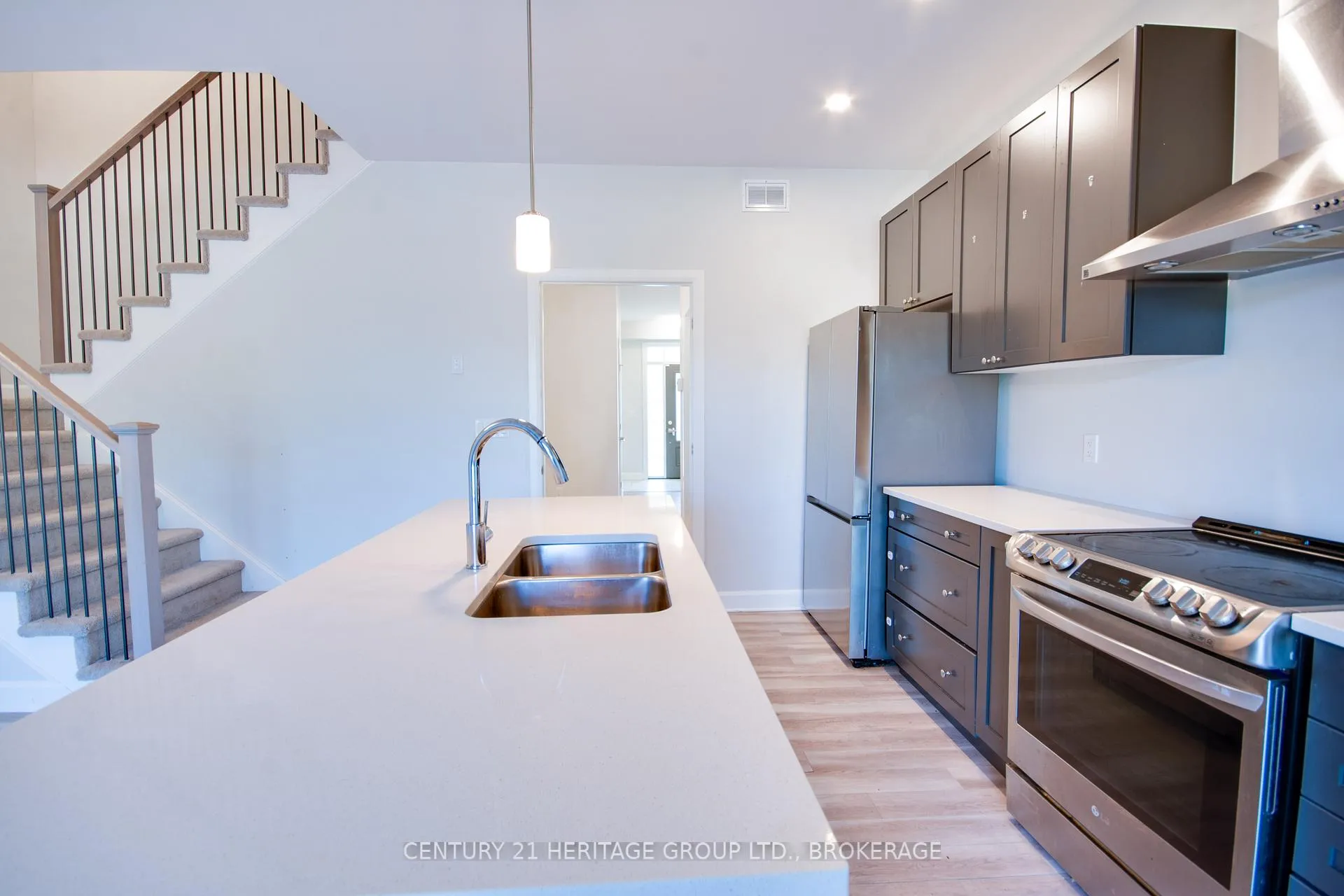 Photo 8 of 1261 Max Crescent, Kingston, City Northwest — HOMEH