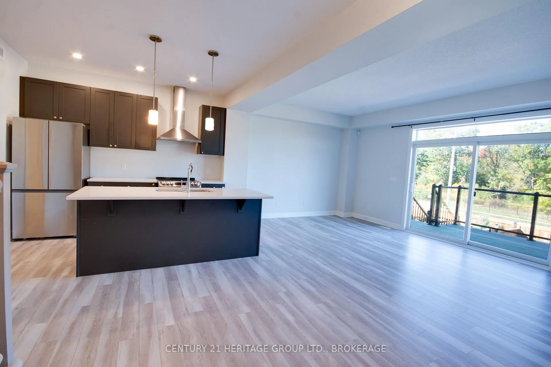 Photo 10 of 1261 Max Crescent, Kingston, City Northwest — HOMEH