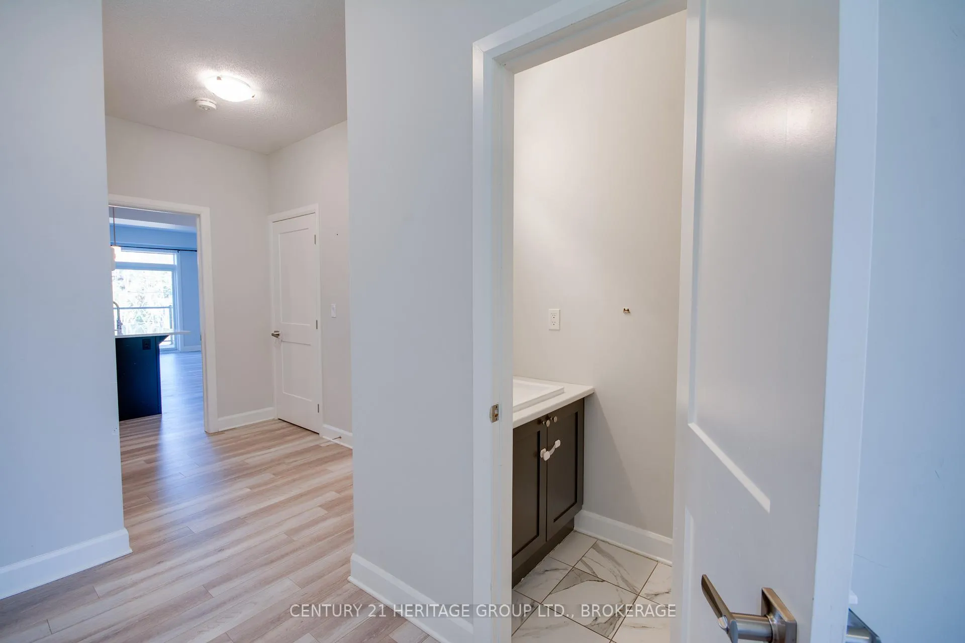 Photo 12 of 1261 Max Crescent, Kingston, City Northwest — HOMEH