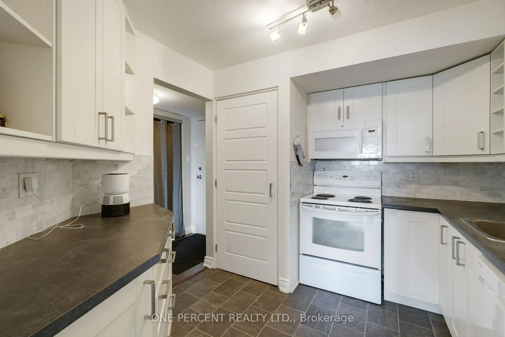 Photo 16 of Unit 303, 270 Lorry Greenberg Drive, Ottawa, Hunt Club Park/Greenboro — HOMEH