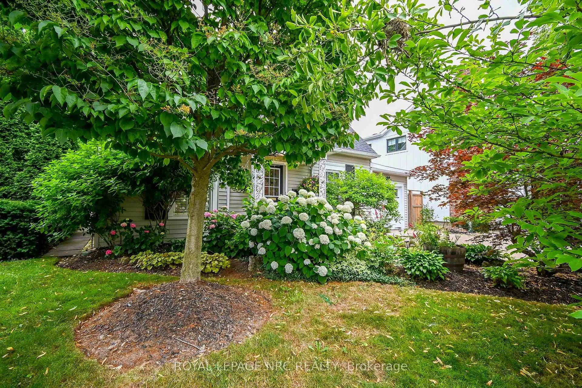 Photo 3 of 67 Hillcrest Avenue, St. Catharines, Old Glenridge — HOMEH