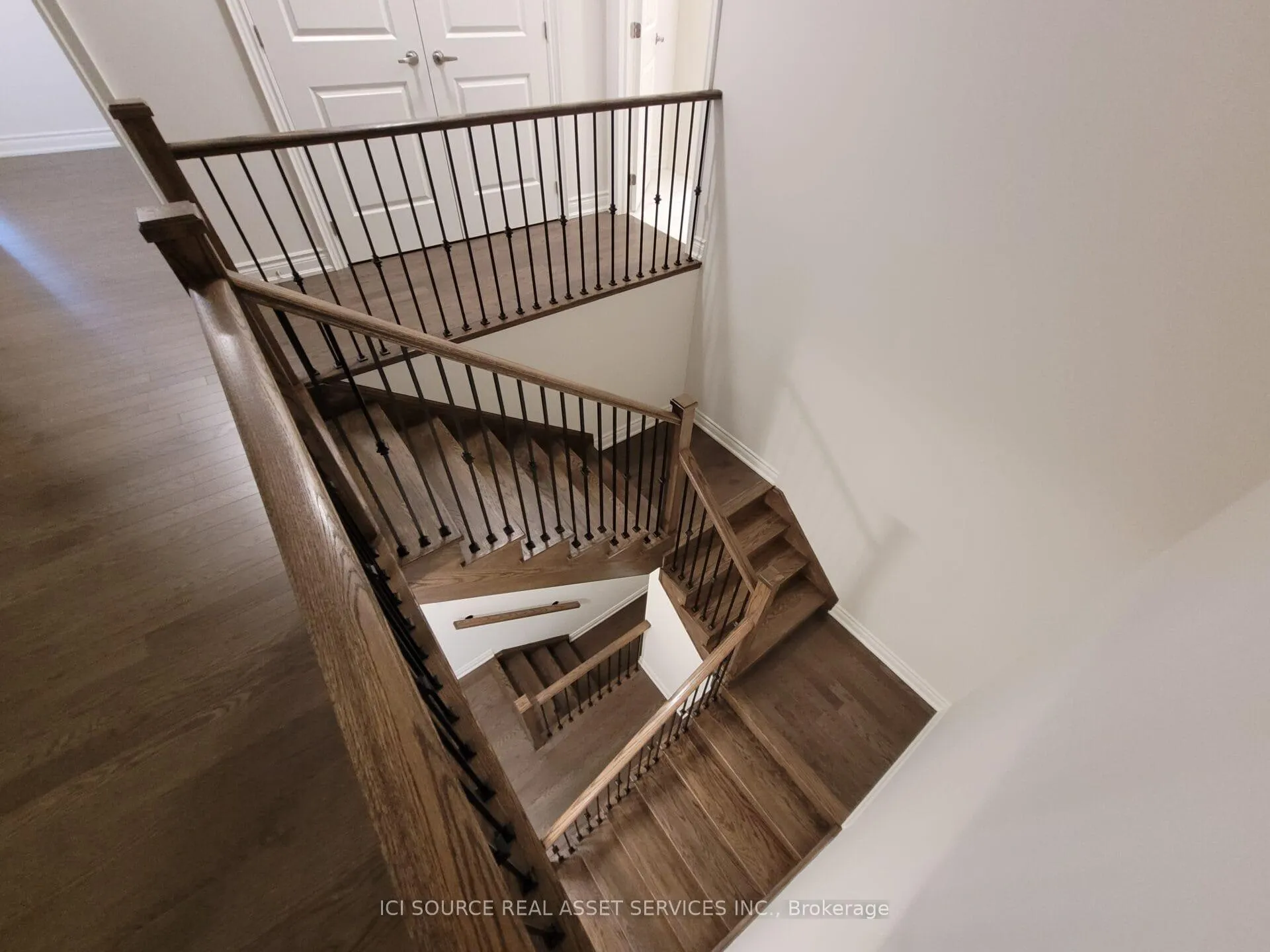Photo 6 of 190 Cannes Avenue, Vaughan, Vellore Village — HOMEH
