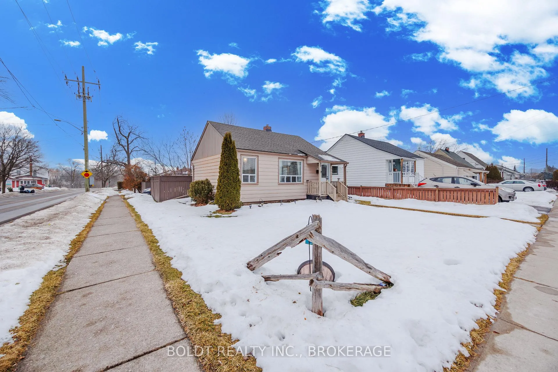 Photo 2 of 42 Barley Drive, St. Catharines, Oakdale — HOMEH