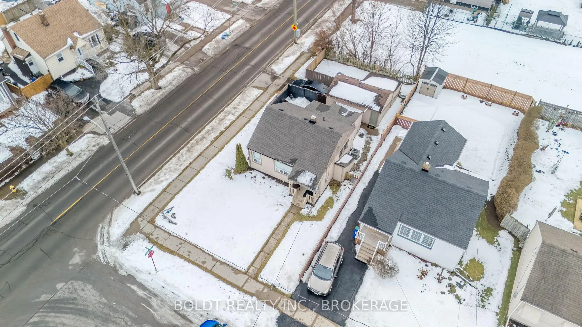 Photo 4 of 42 Barley Drive, St. Catharines, Oakdale — HOMEH