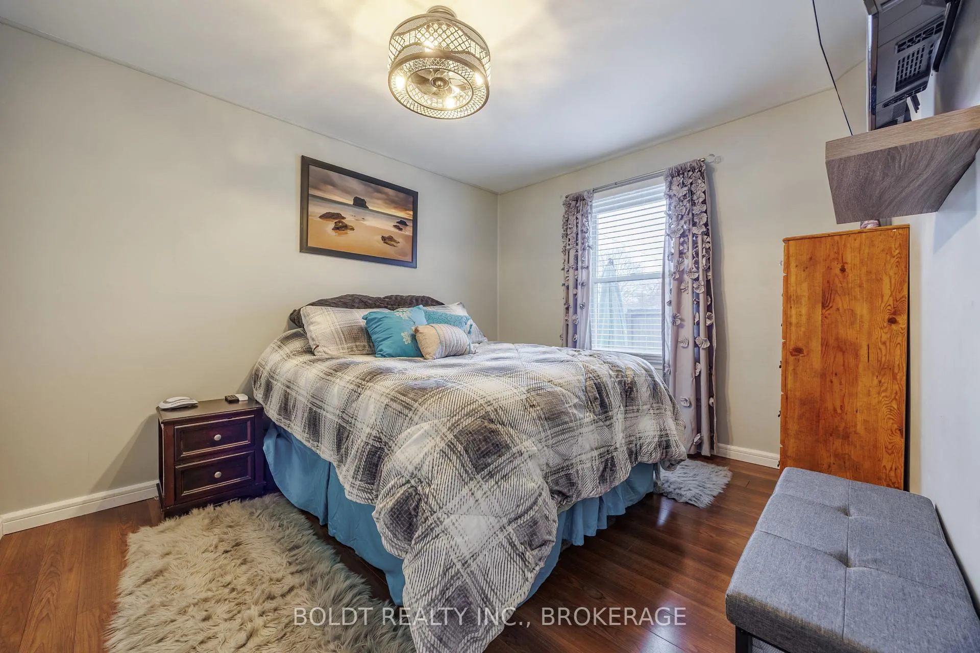 Photo 10 of 42 Barley Drive, St. Catharines, Oakdale — HOMEH