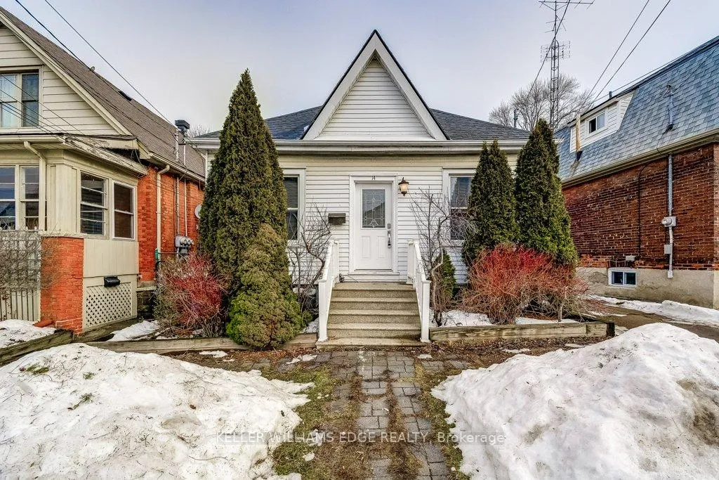 Photo 3 of 14 Baker Street, Hamilton, Strathcona — HOMEH