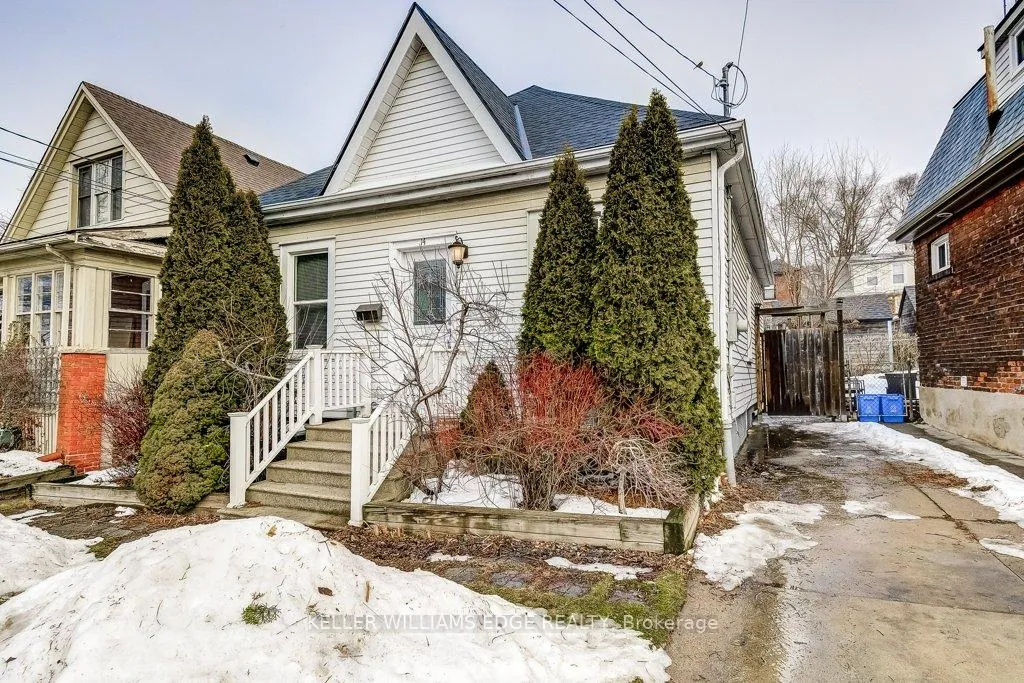 Photo 4 of 14 Baker Street, Hamilton, Strathcona — HOMEH