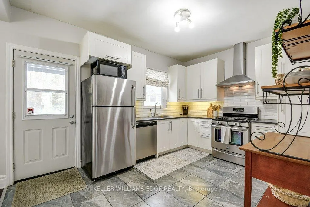 Photo 11 of 14 Baker Street, Hamilton, Strathcona — HOMEH