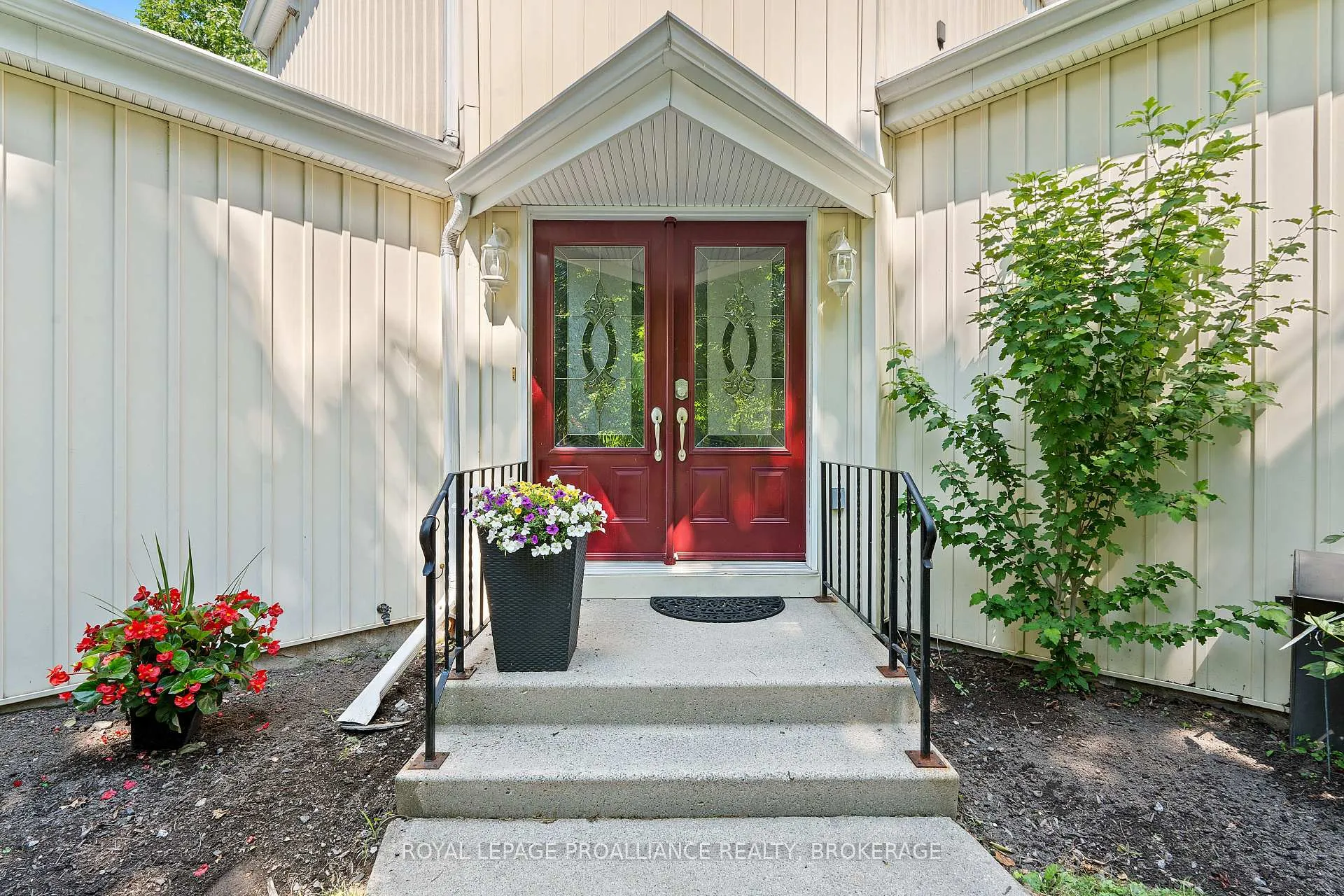 Photo 4 of 5 Wilmot Street, Kingston, Kingston East (incl CFB Kingston) — HOMEH