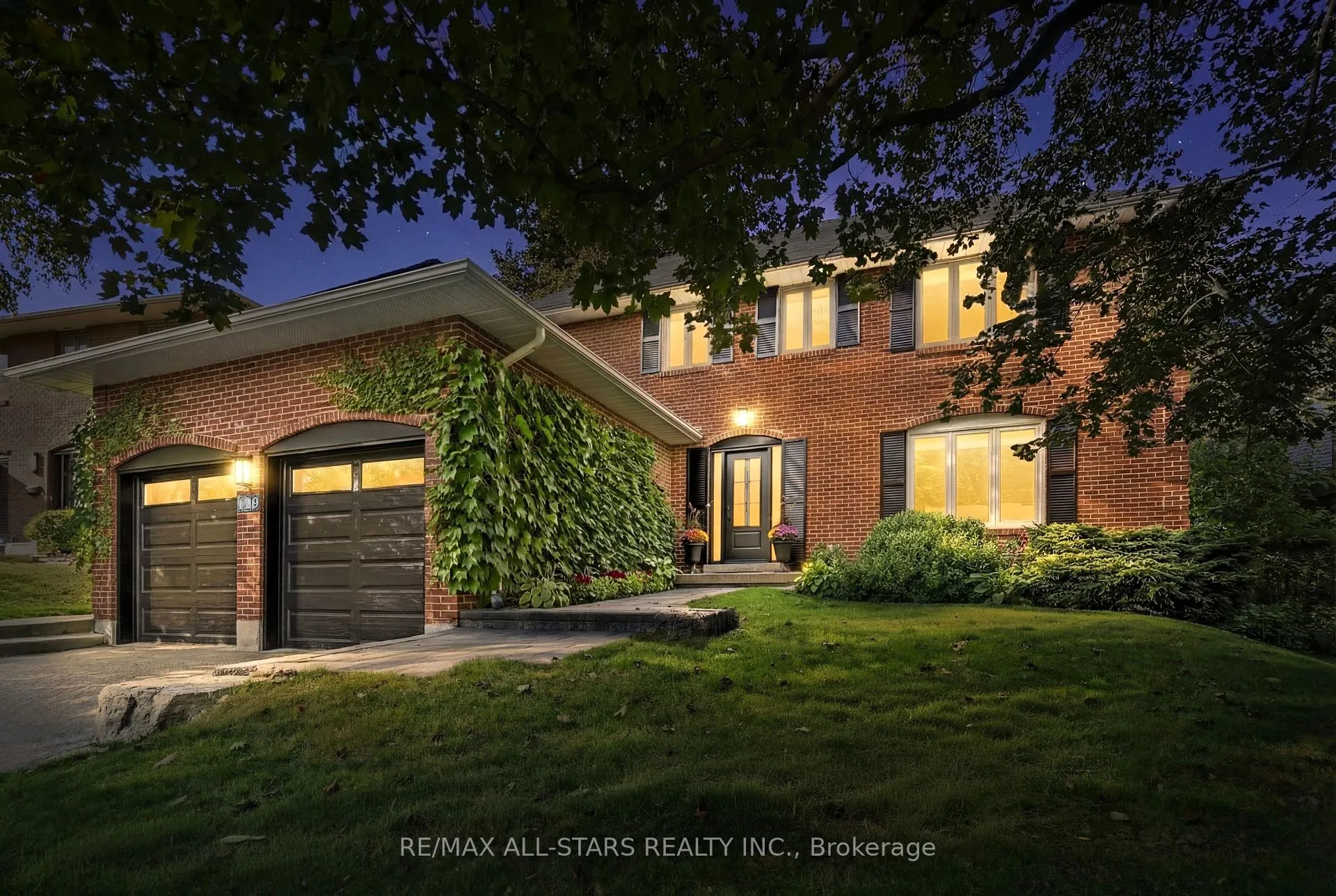 Photo 2 of 129 Briarwood Road, Markham, Unionville — HOMEH