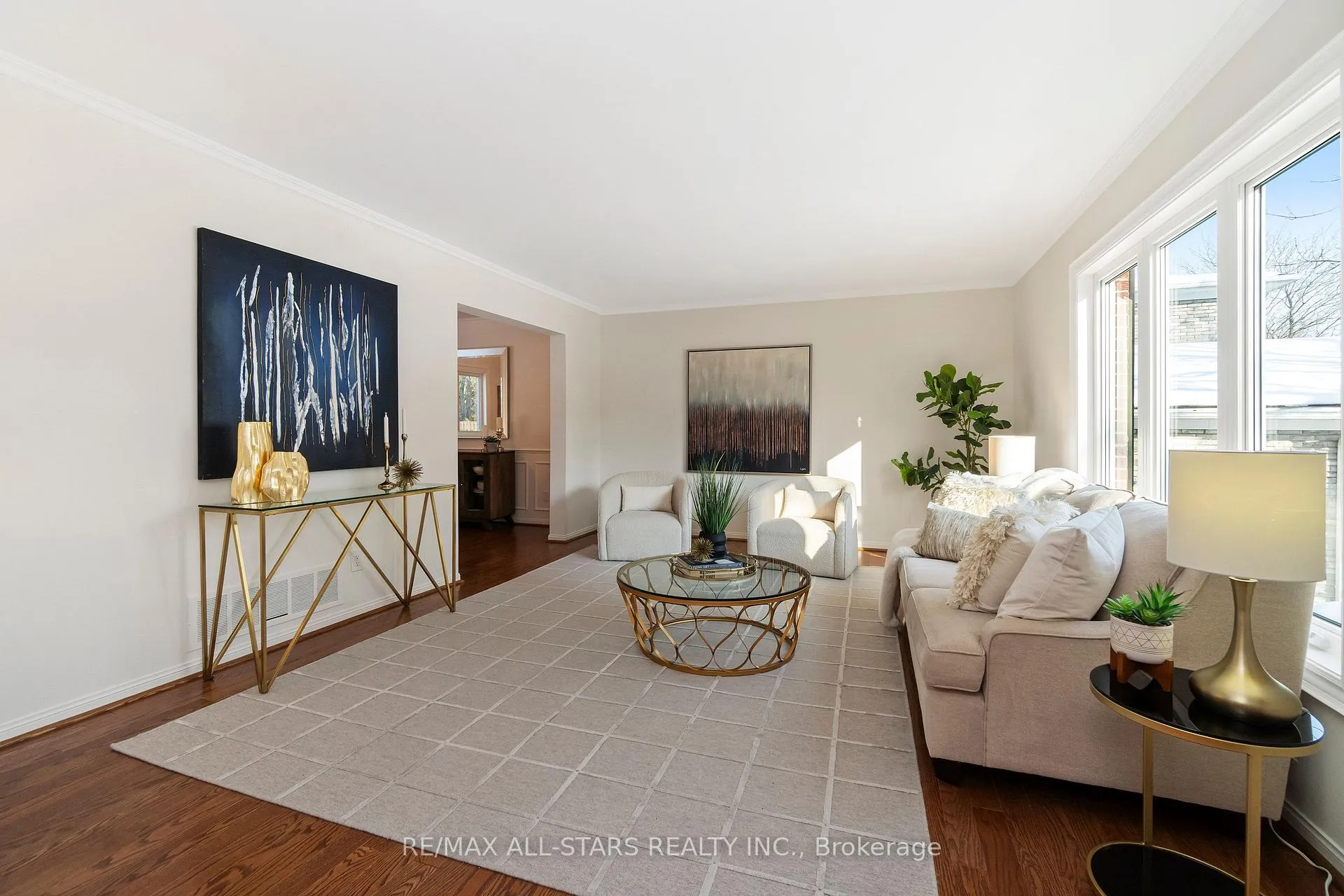 Photo 3 of 129 Briarwood Road, Markham, Unionville — HOMEH