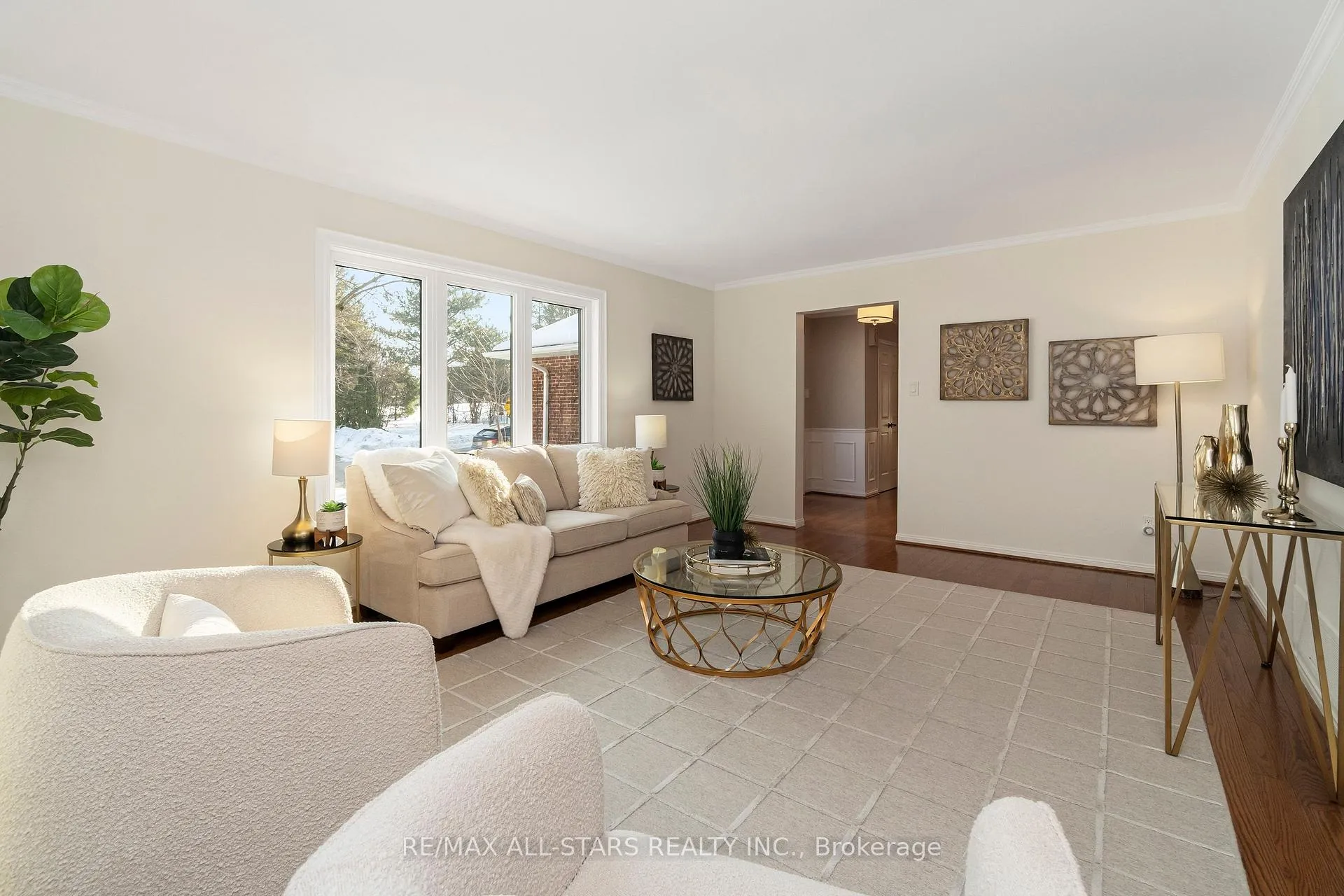 Photo 4 of 129 Briarwood Road, Markham, Unionville — HOMEH