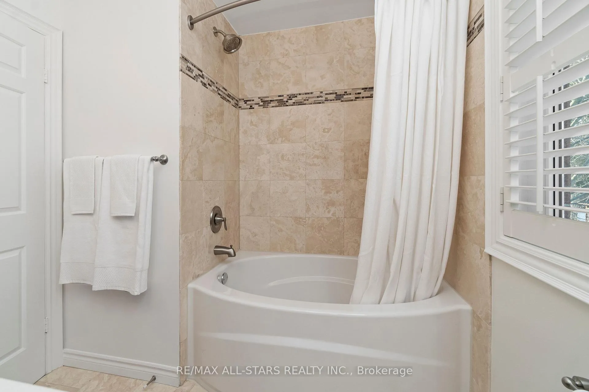 Photo 22 of 129 Briarwood Road, Markham, Unionville — HOMEH