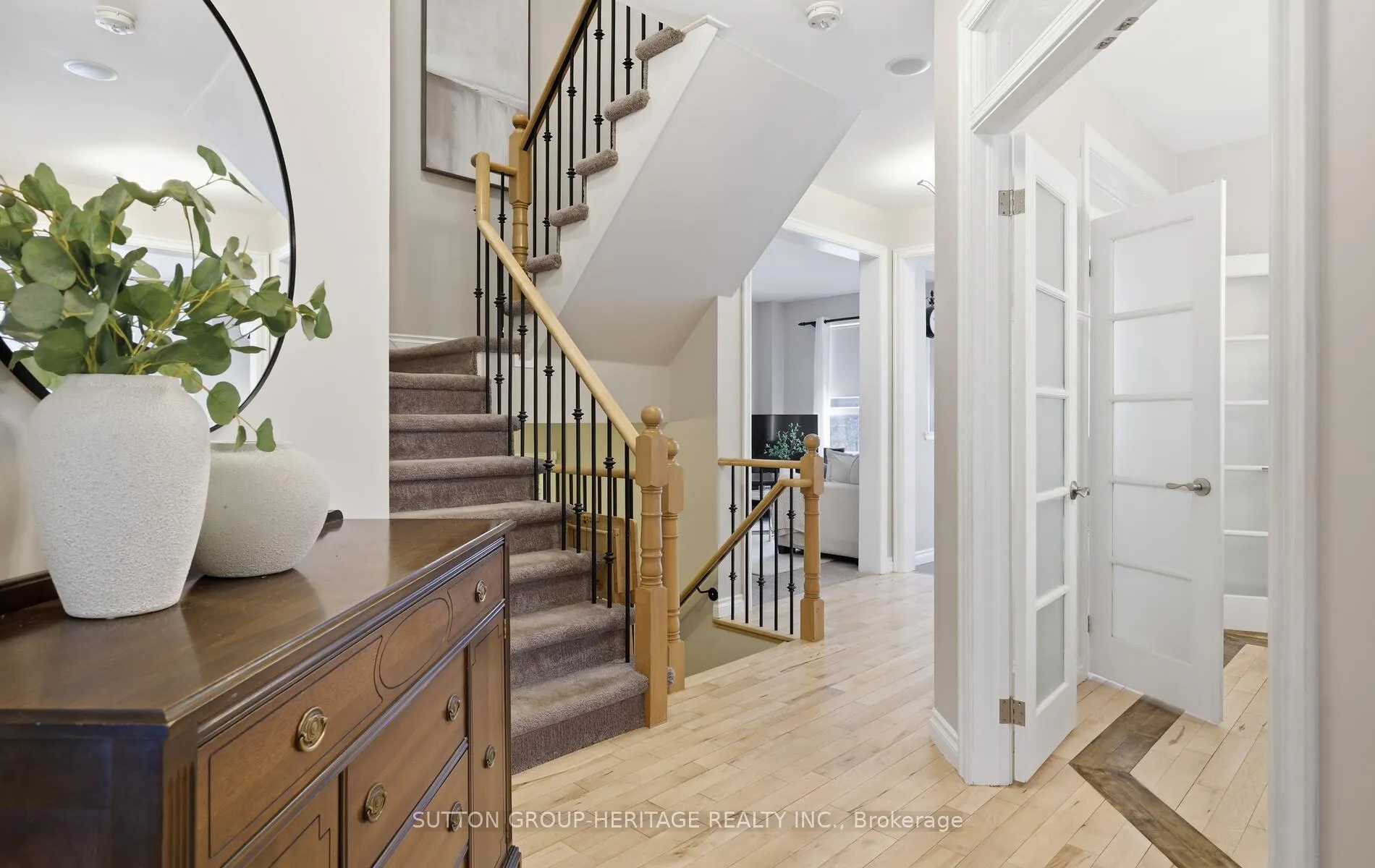 Photo 3 of 1423 Ashgrove Crescent, Oshawa, Pinecrest — HOMEH