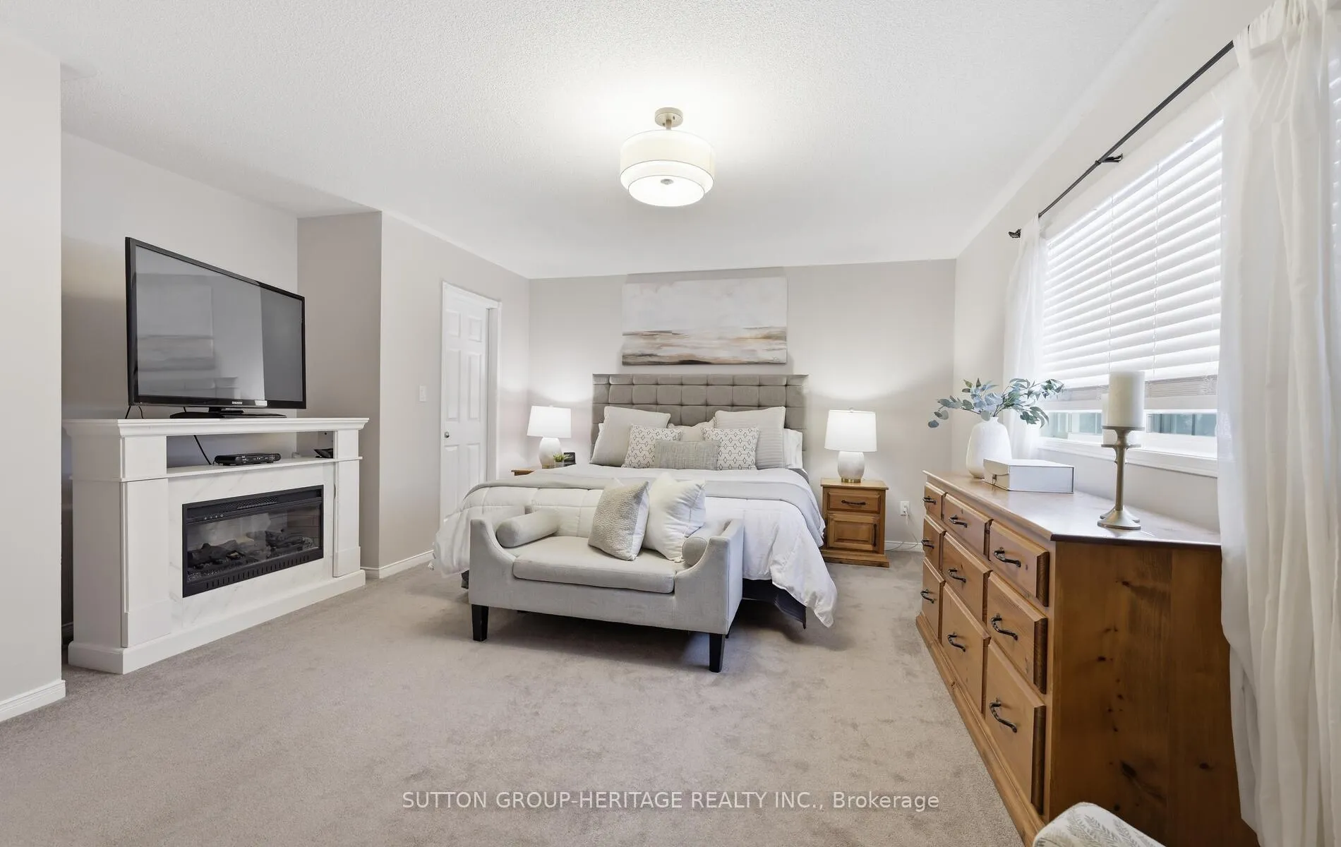 Photo 14 of 1423 Ashgrove Crescent, Oshawa, Pinecrest — HOMEH