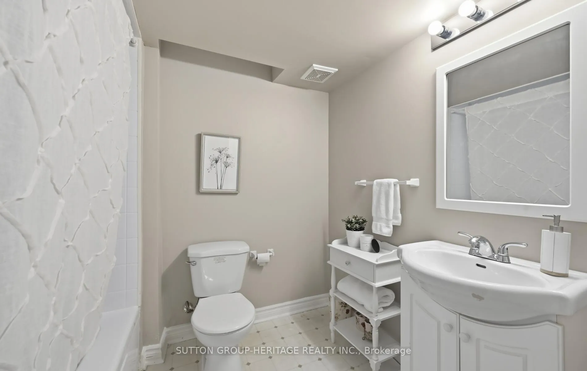 Photo 25 of 1423 Ashgrove Crescent, Oshawa, Pinecrest — HOMEH