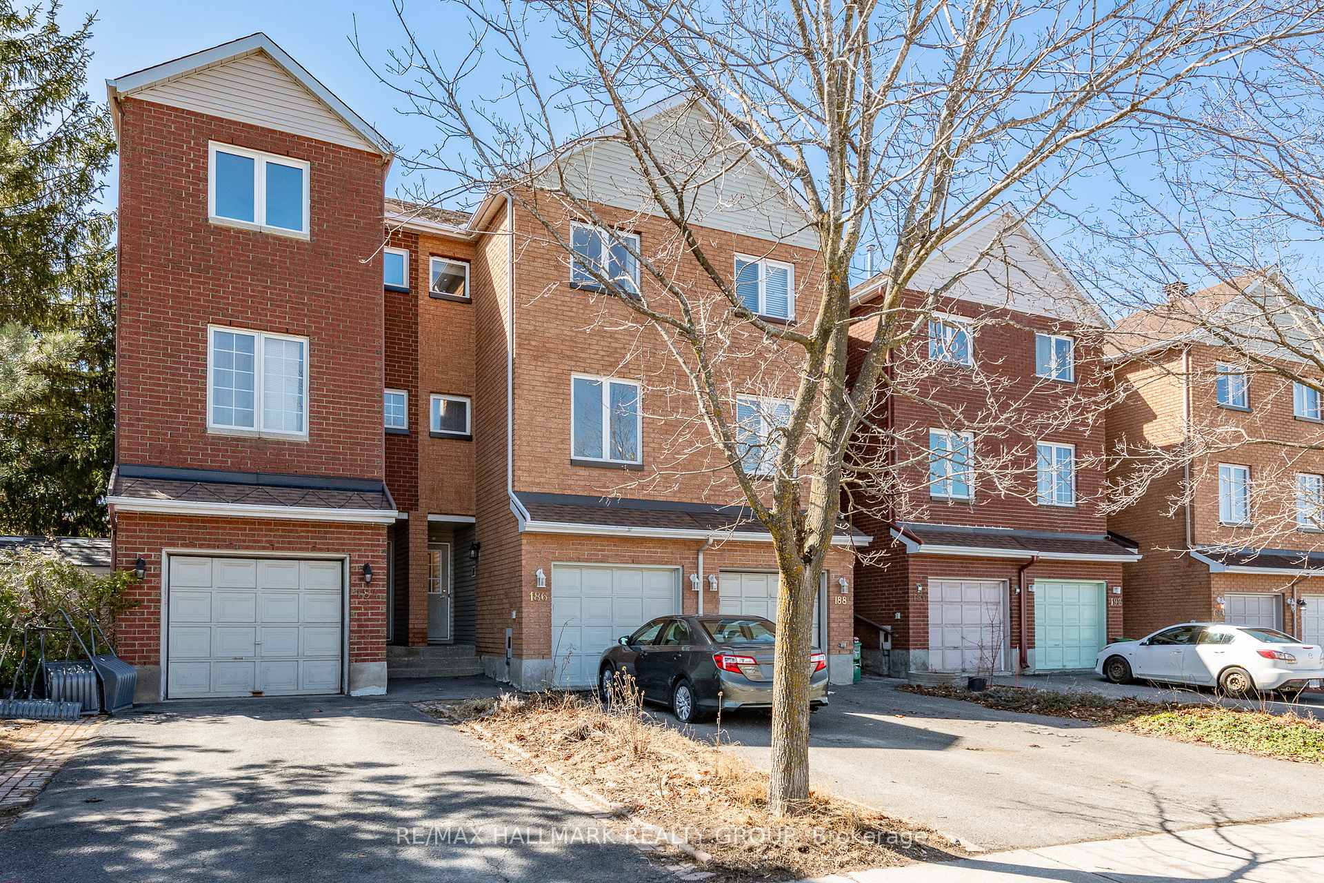Photo 3 of 186 Burma Road, Ottawa, CFB Rockcliffe and Area — HOMEH