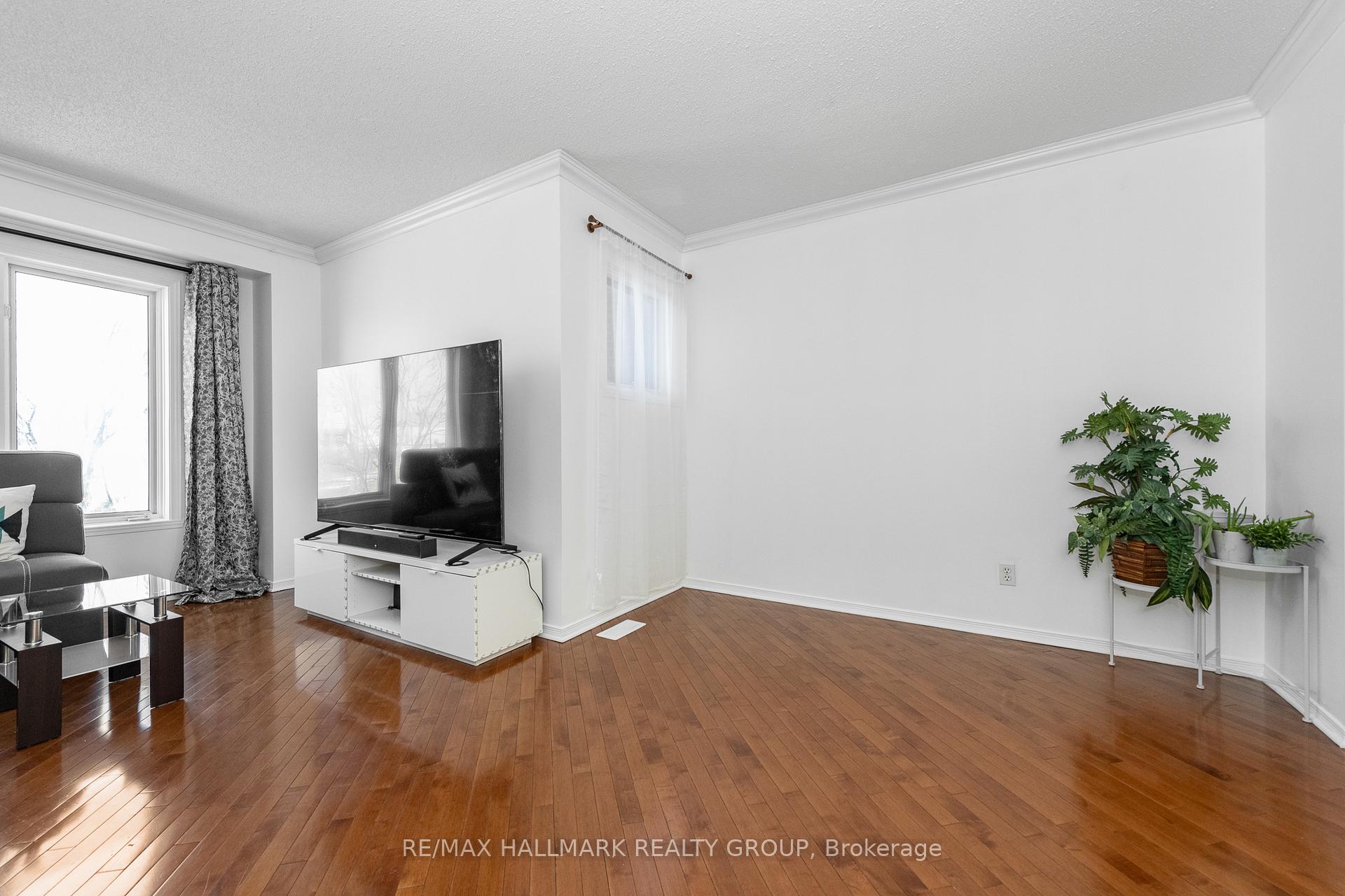 Photo 25 of 186 Burma Road, Ottawa, CFB Rockcliffe and Area — HOMEH