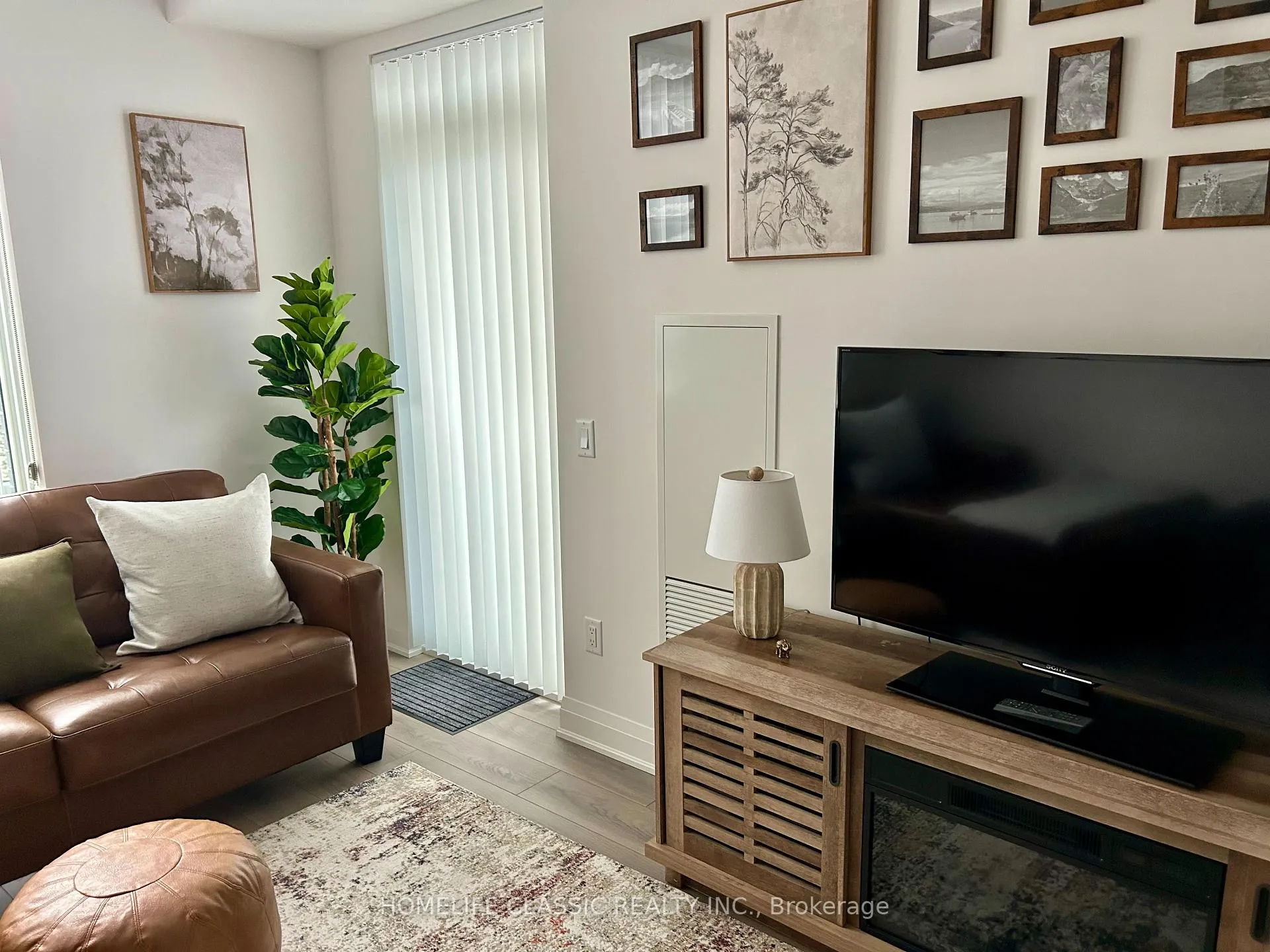 Photo 5 of 10 Gatineau Drive, Vaughan, Beverley Glen — HOMEH