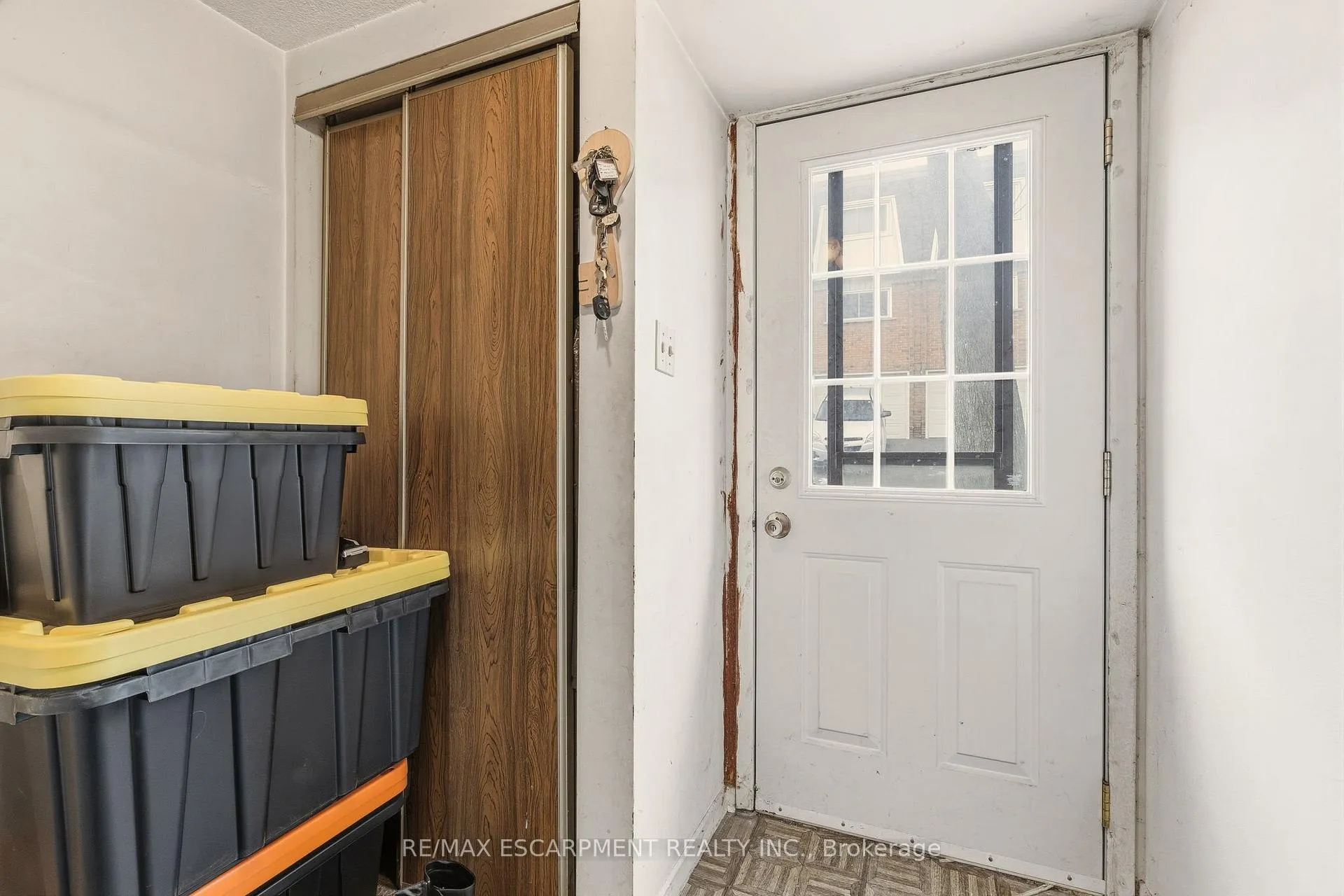 Photo 3 of Unit 37, 125 Bonaventure Drive, Hamilton, Gilbert — HOMEH