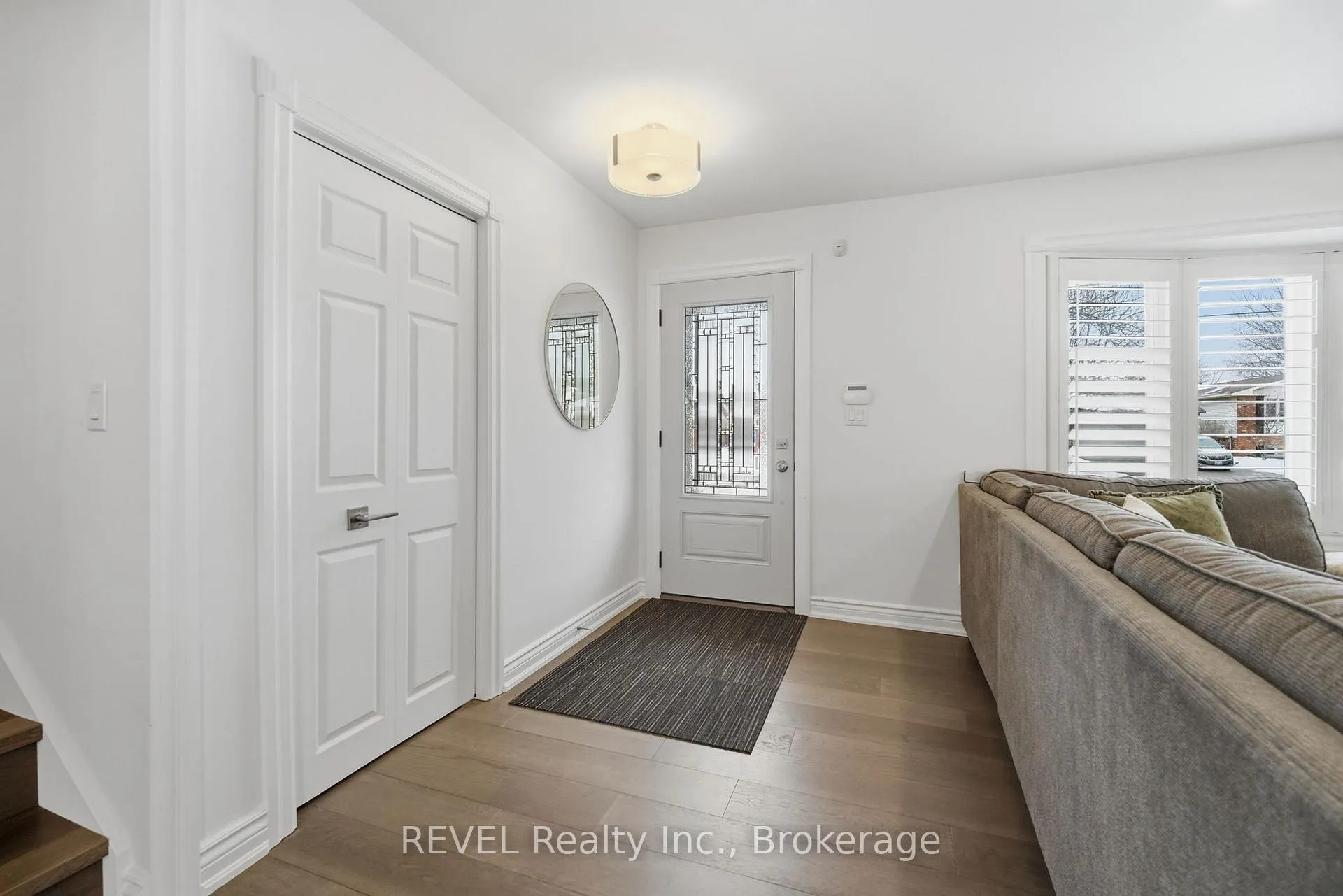 Photo 5 of 13 Crestcombe Road, St. Catharines, Ridley — HOMEH