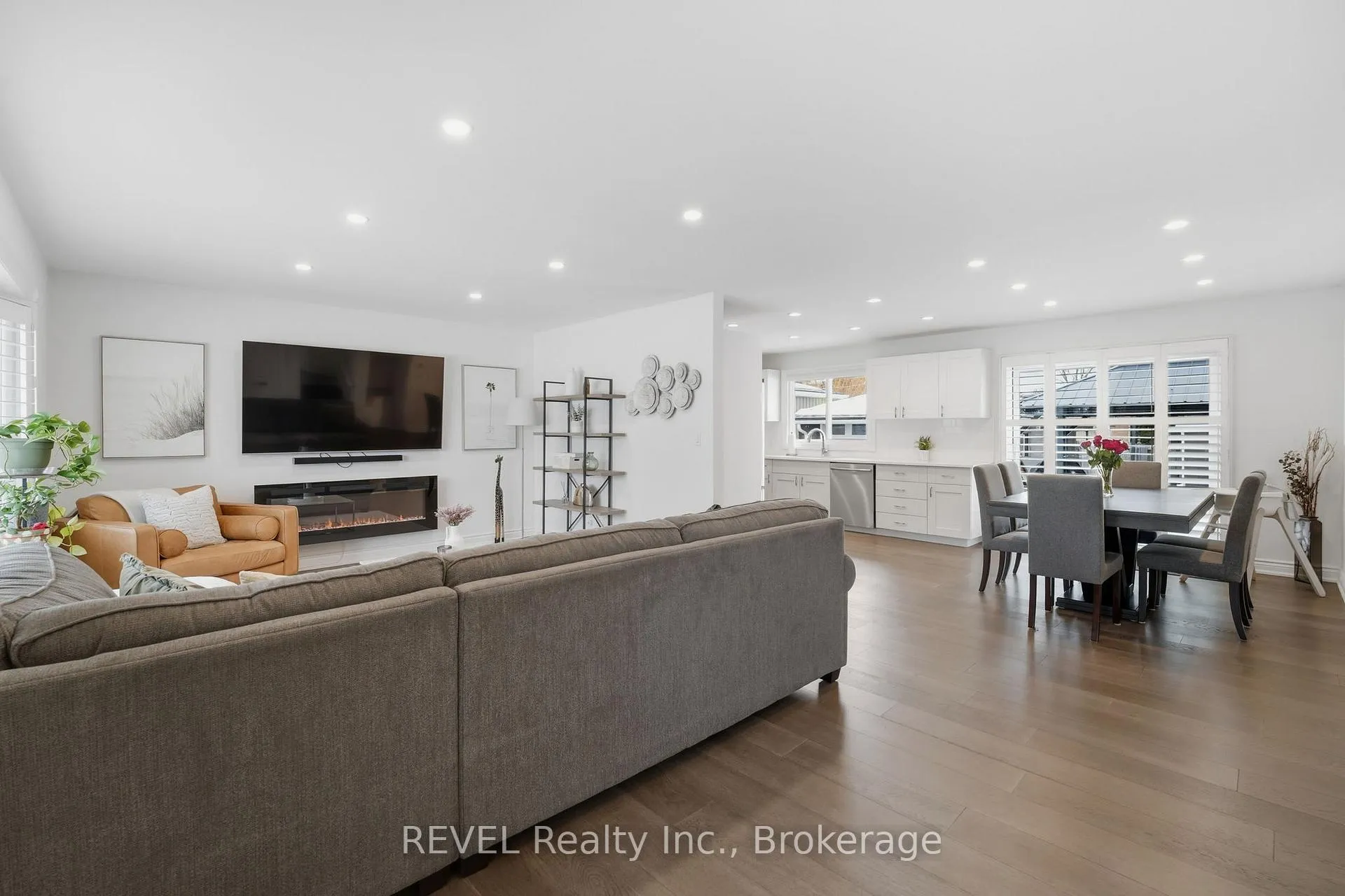 Photo 6 of 13 Crestcombe Road, St. Catharines, Ridley — HOMEH