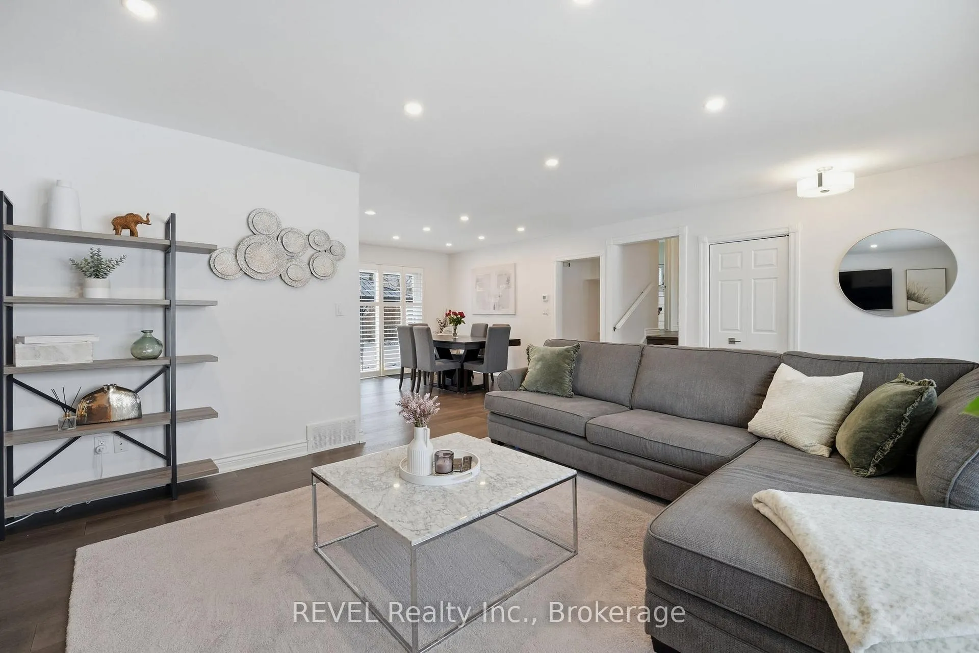 Photo 10 of 13 Crestcombe Road, St. Catharines, Ridley — HOMEH