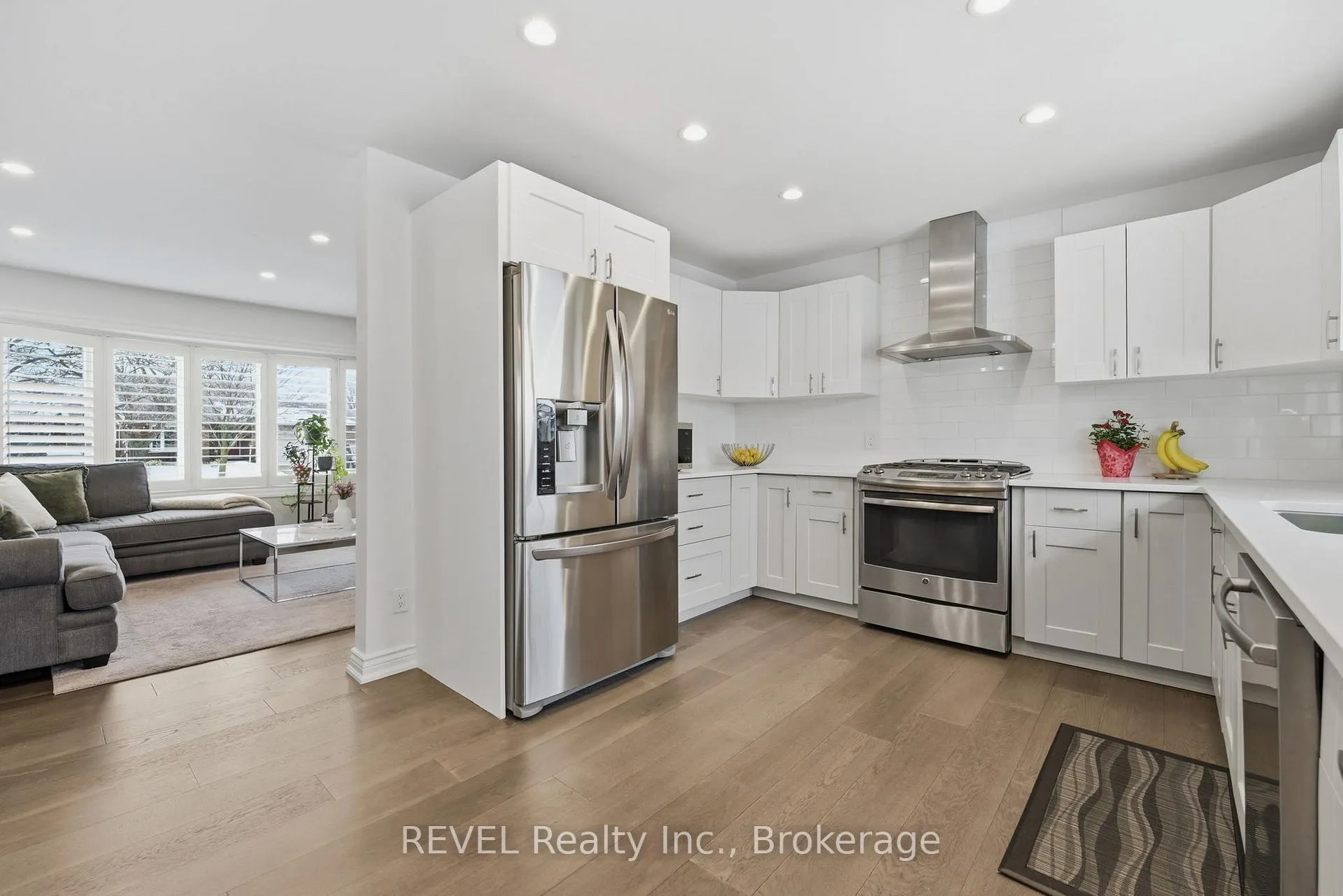 Photo 12 of 13 Crestcombe Road, St. Catharines, Ridley — HOMEH