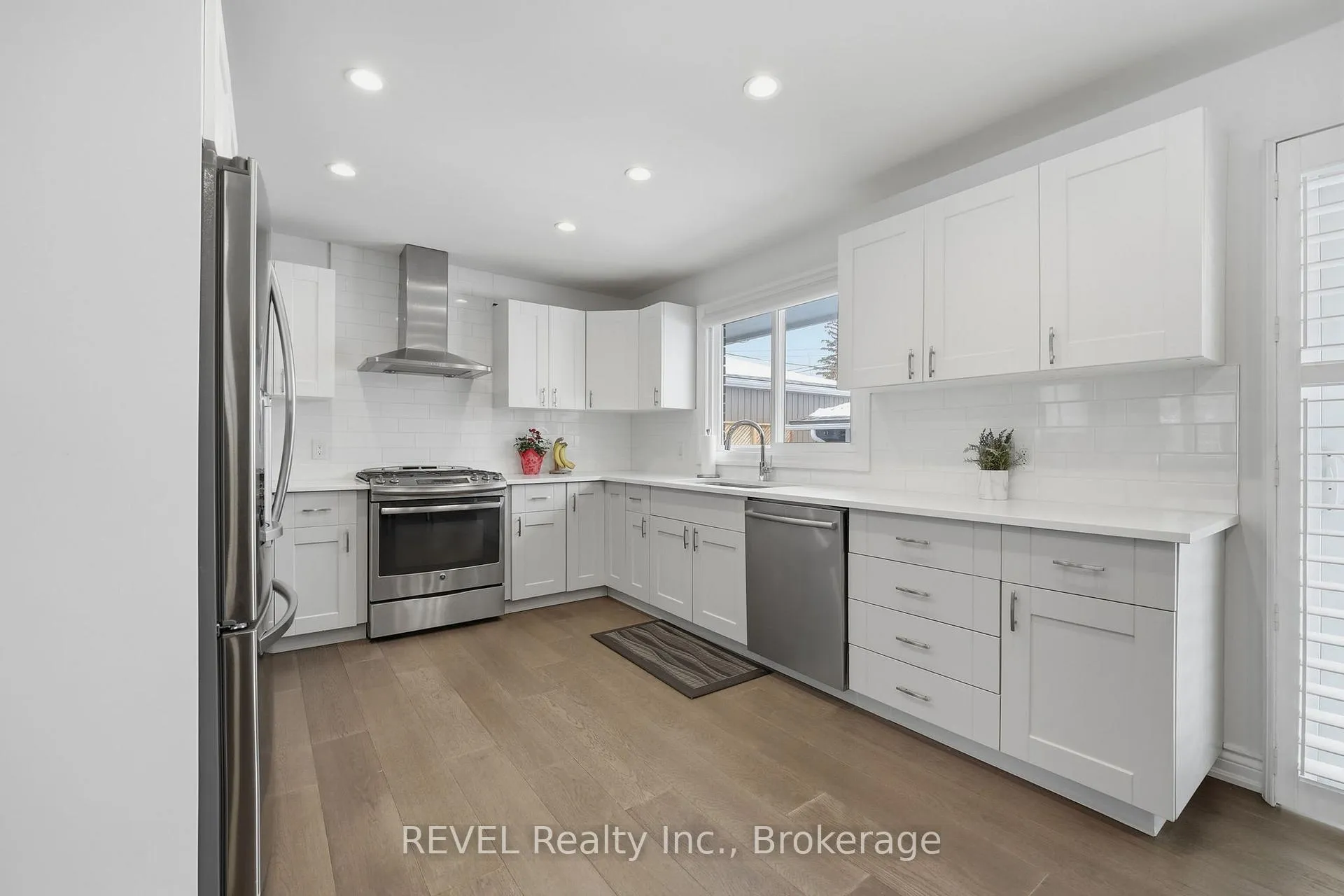 Photo 13 of 13 Crestcombe Road, St. Catharines, Ridley — HOMEH