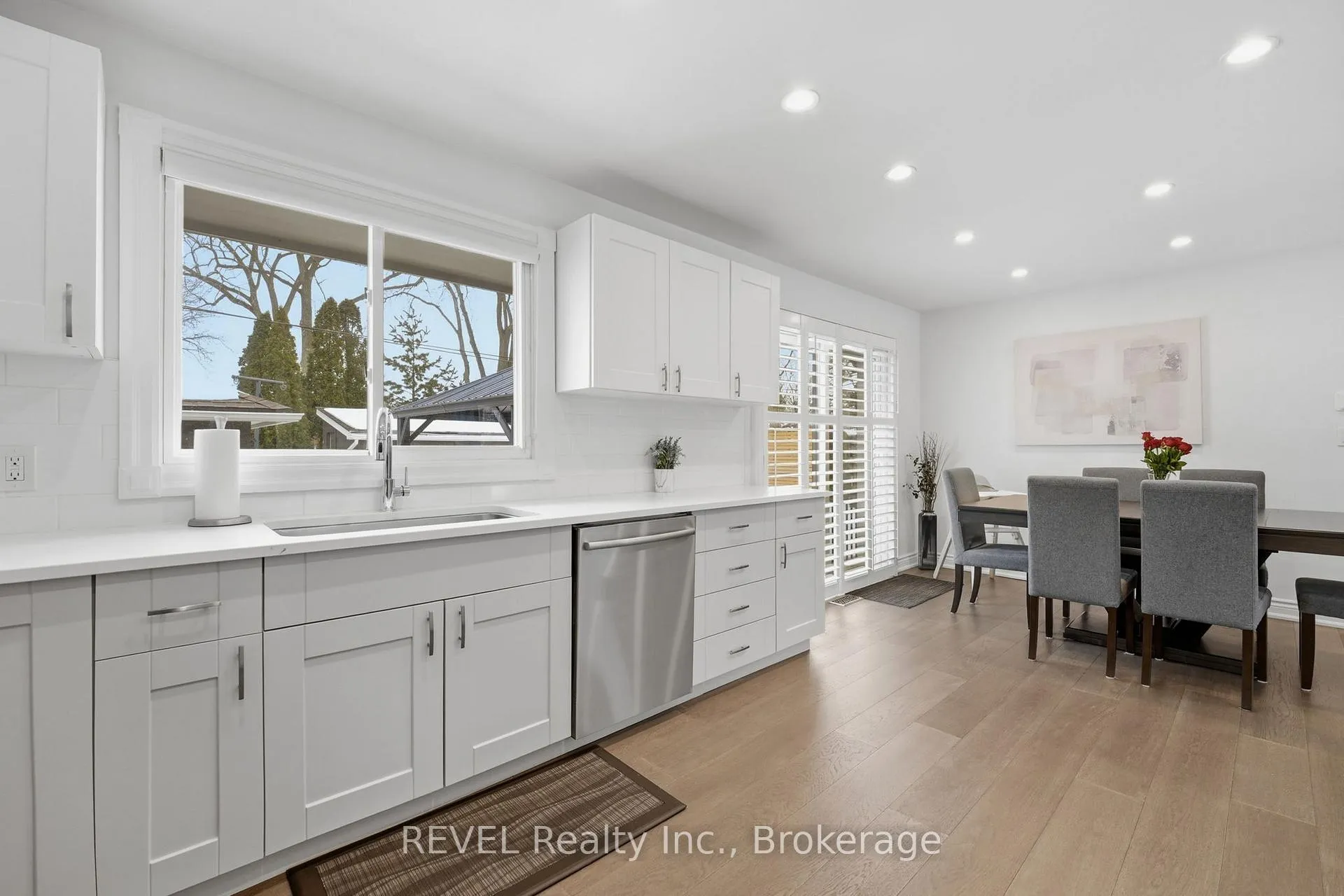 Photo 15 of 13 Crestcombe Road, St. Catharines, Ridley — HOMEH