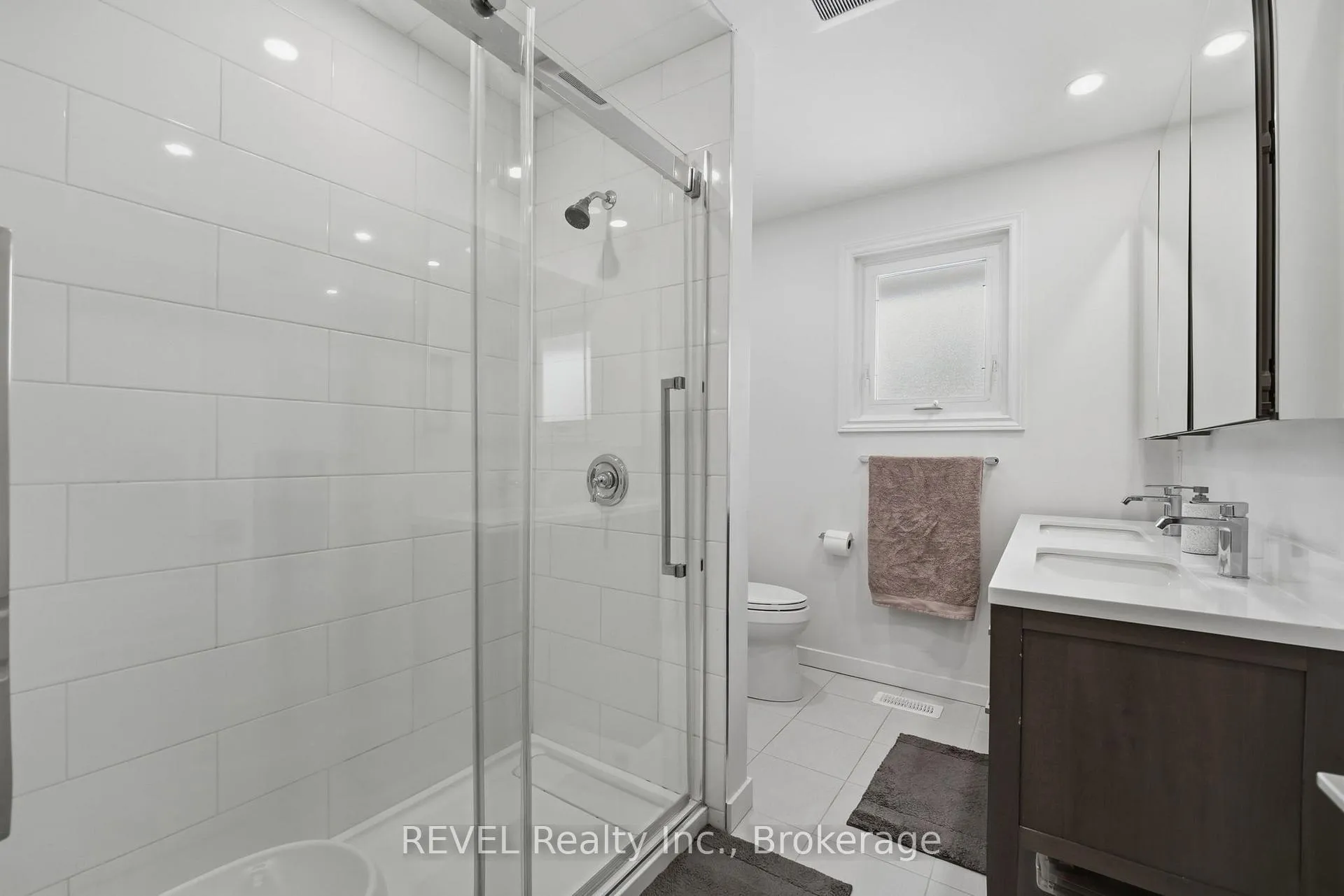 Photo 25 of 13 Crestcombe Road, St. Catharines, Ridley — HOMEH