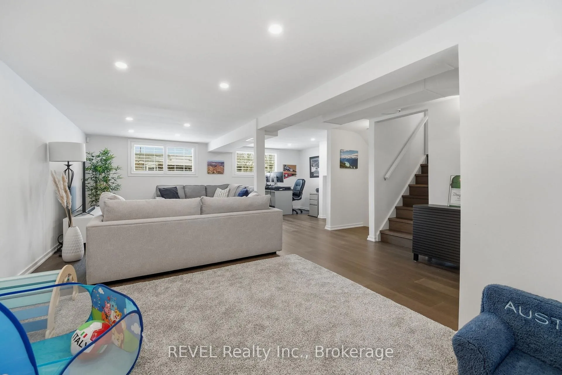 Photo 30 of 13 Crestcombe Road, St. Catharines, Ridley — HOMEH