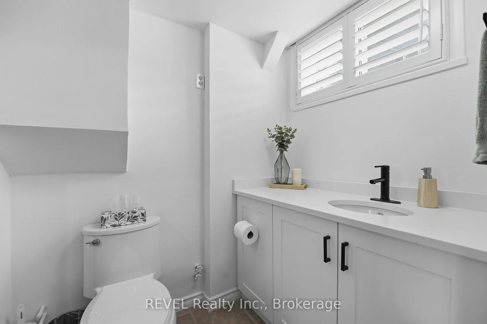 Photo 32 of 13 Crestcombe Road, St. Catharines, Ridley — HOMEH