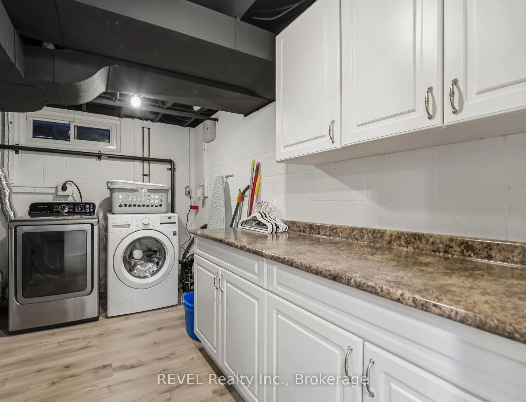 Photo 37 of 13 Crestcombe Road, St. Catharines, Ridley — HOMEH