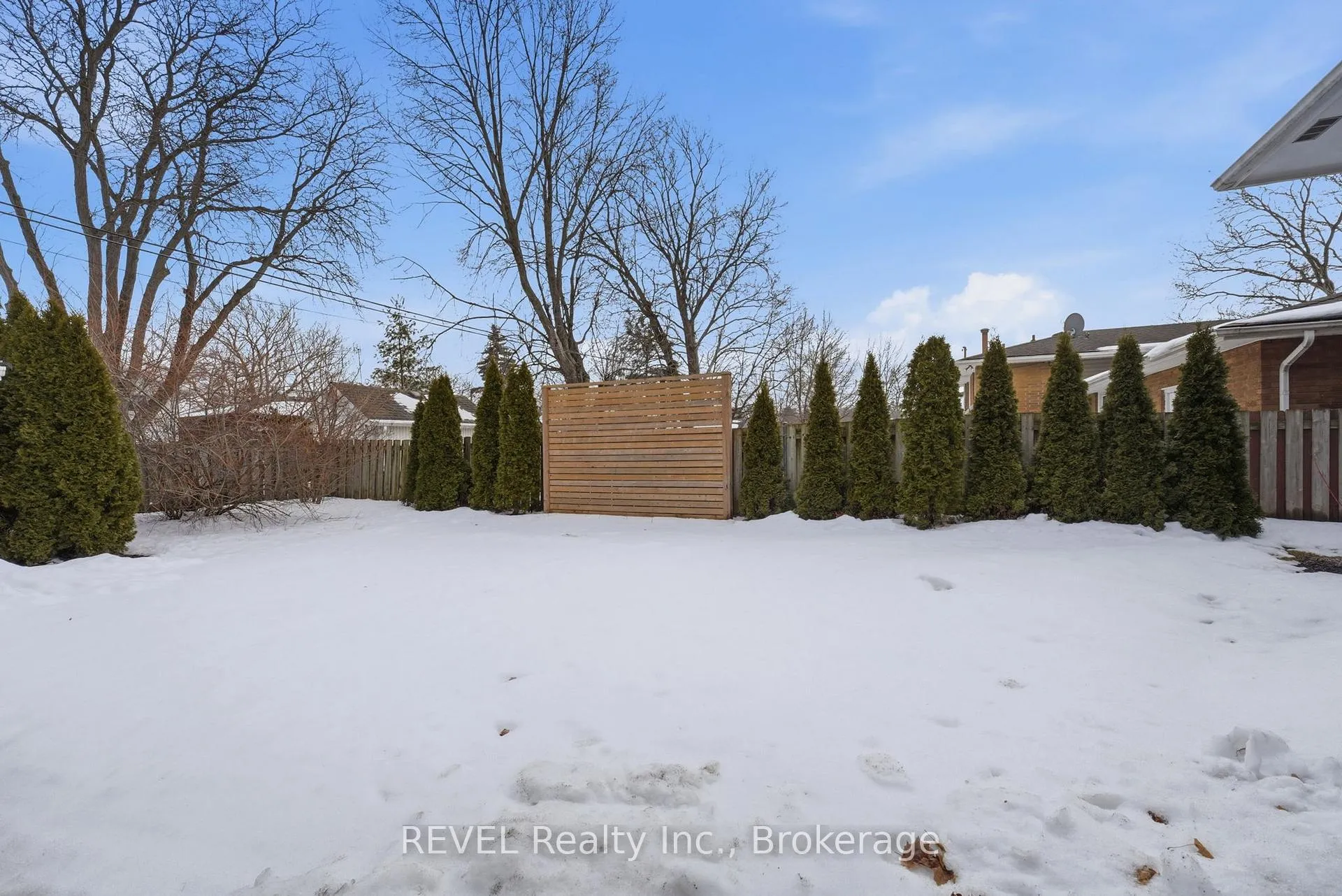 Photo 40 of 13 Crestcombe Road, St. Catharines, Ridley — HOMEH