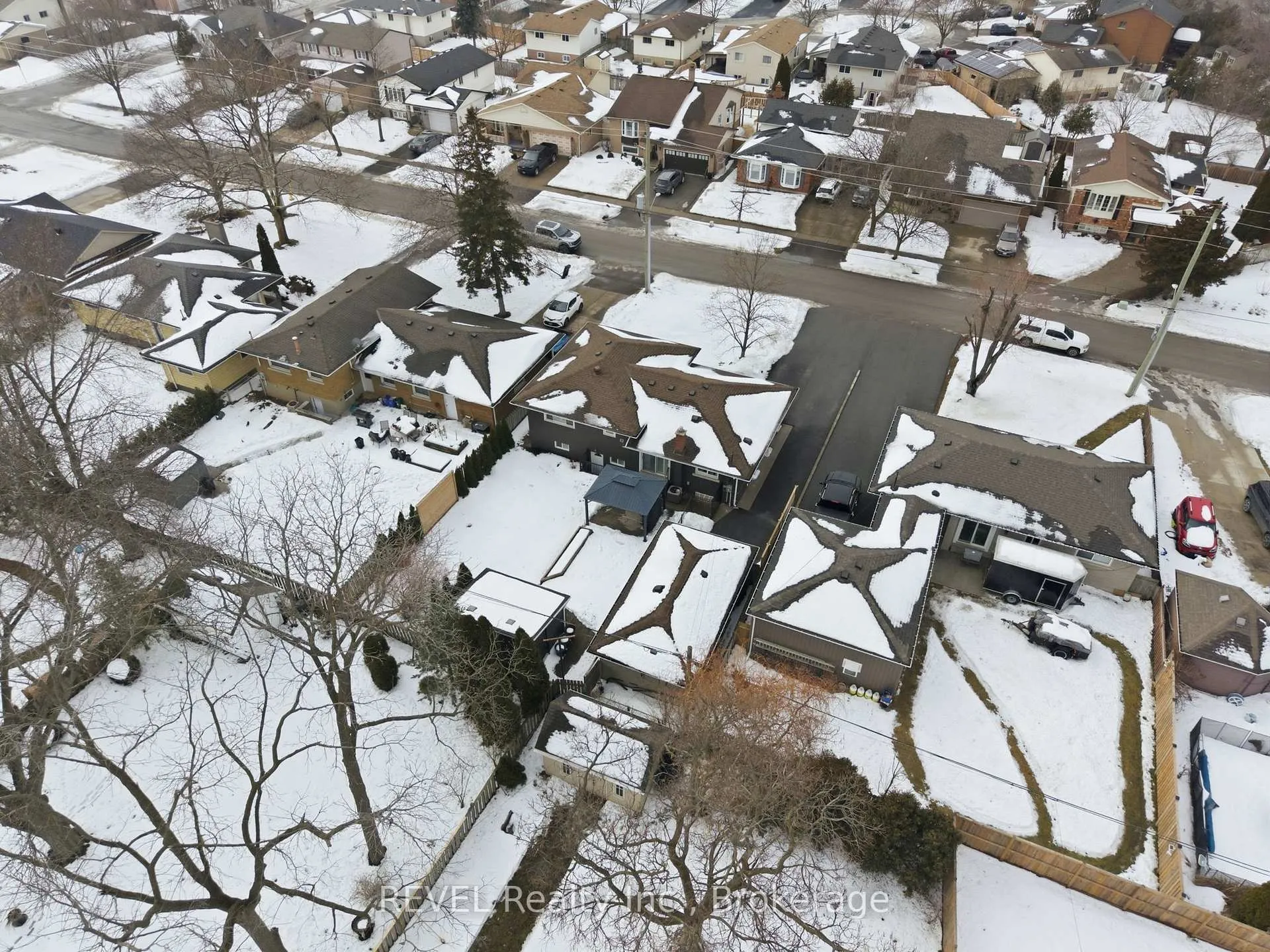 Photo 45 of 13 Crestcombe Road, St. Catharines, Ridley — HOMEH