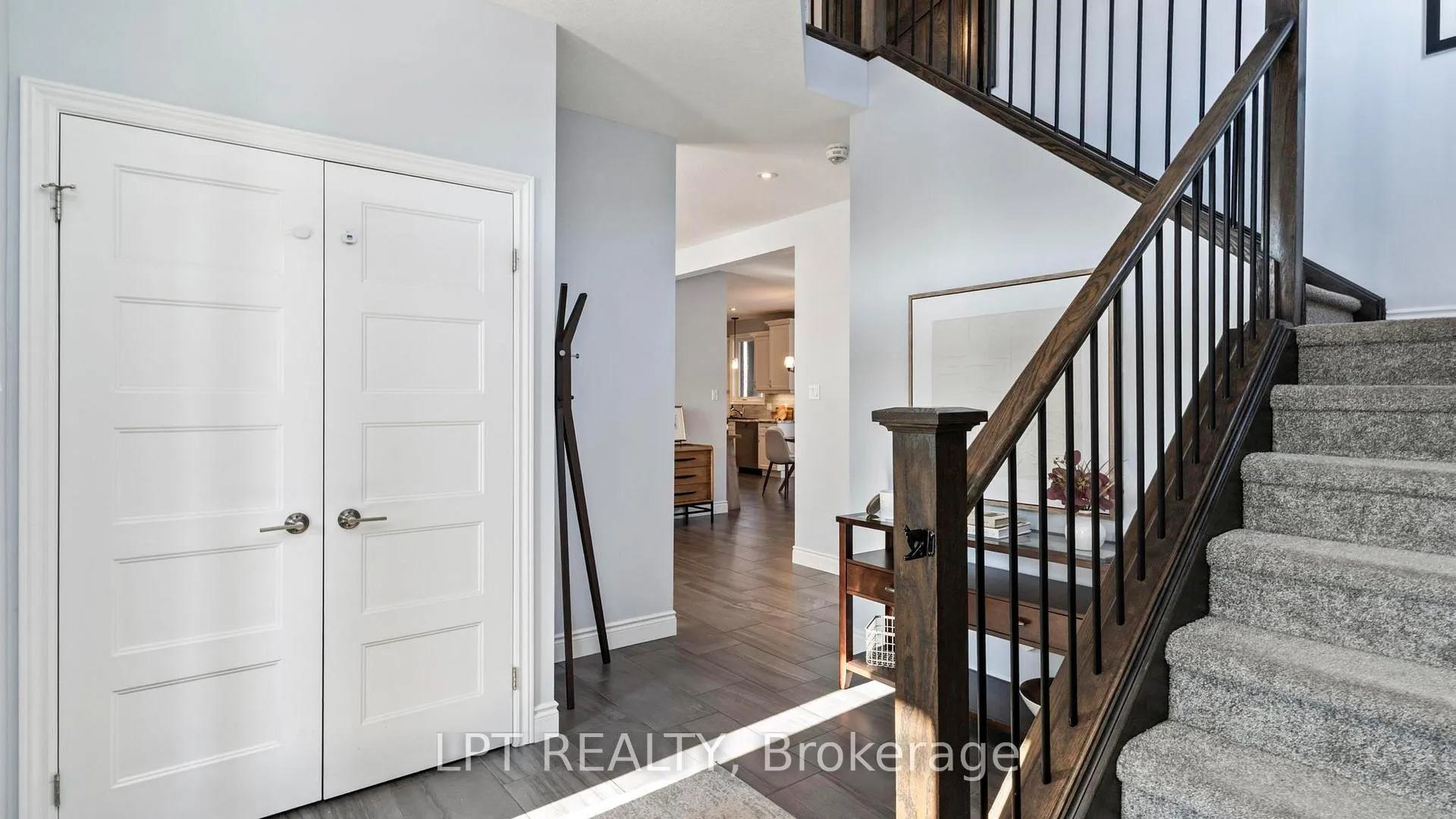 Photo 4 of 60 Caverhill Crescent, Middlesex Centre, Komoka — HOMEH