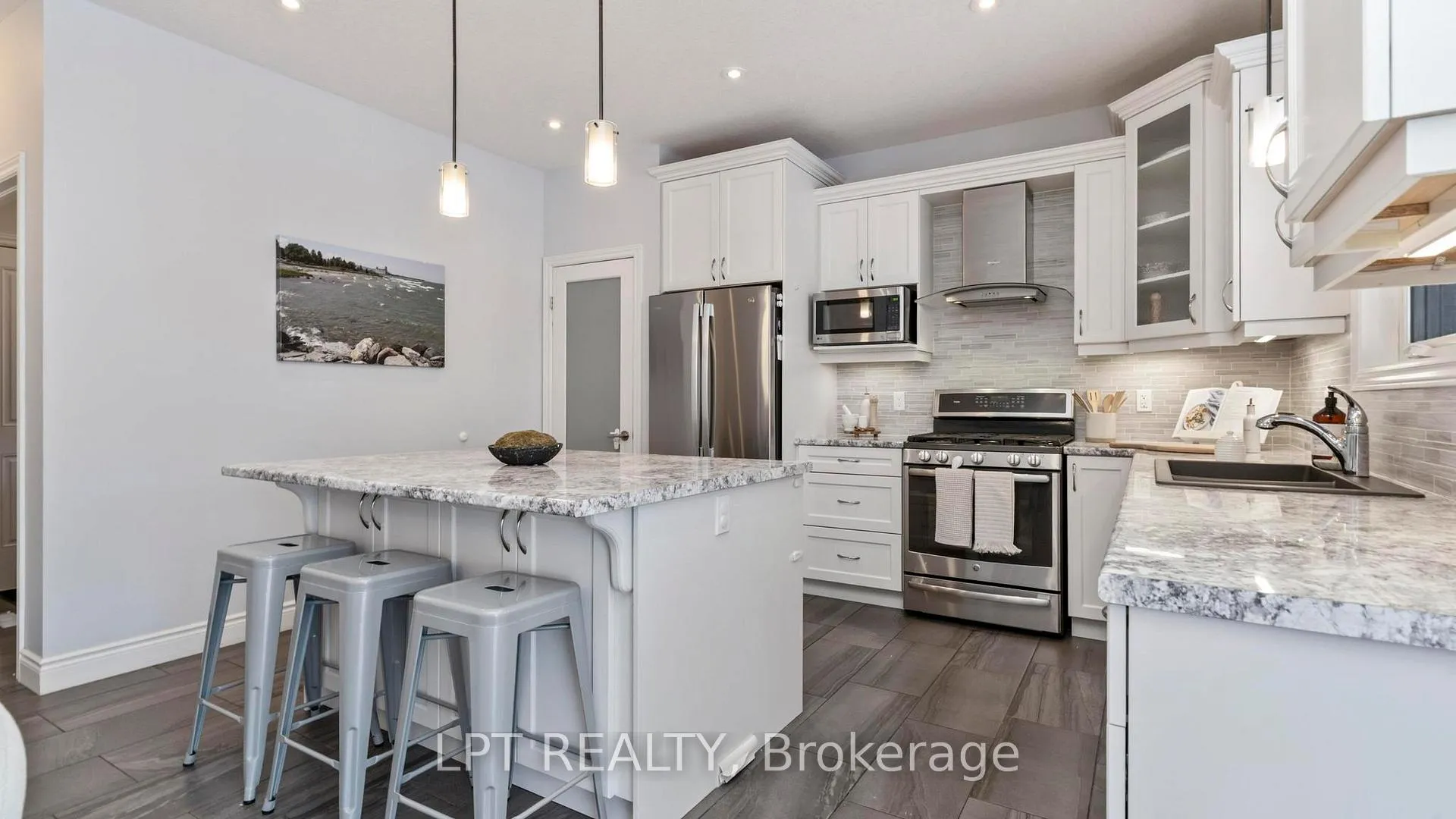 Photo 18 of 60 Caverhill Crescent, Middlesex Centre, Komoka — HOMEH