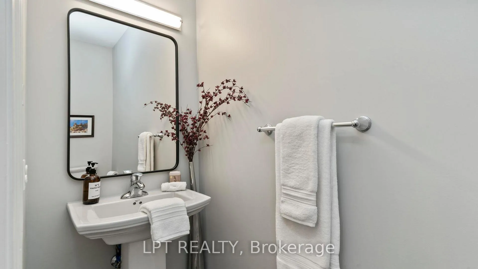 Photo 23 of 60 Caverhill Crescent, Middlesex Centre, Komoka — HOMEH