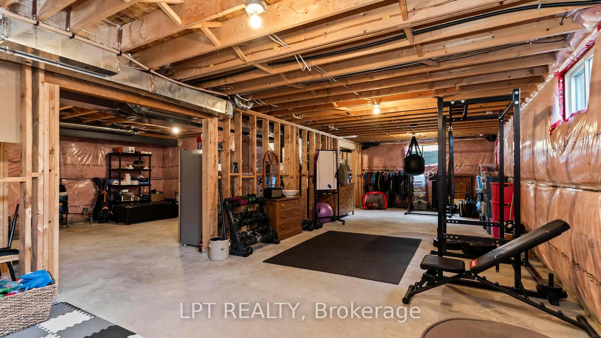 Photo 37 of 60 Caverhill Crescent, Middlesex Centre, Komoka — HOMEH