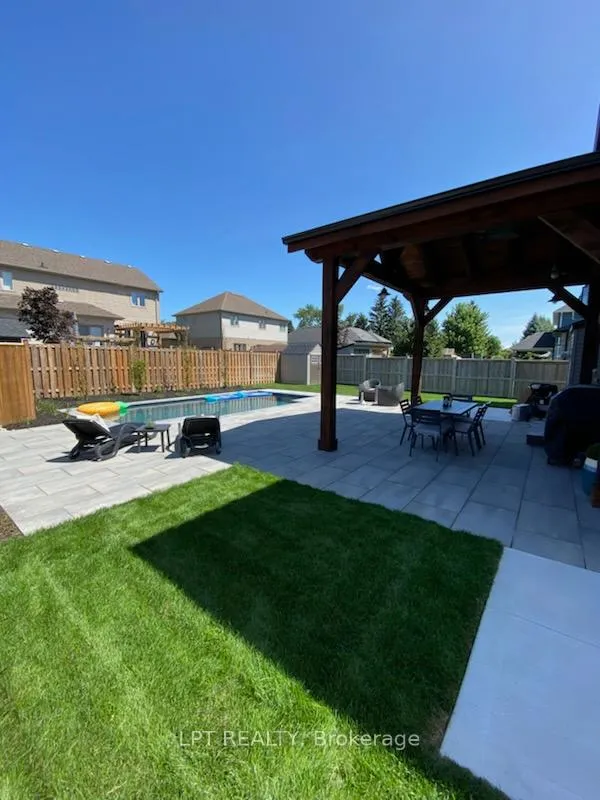 Photo 40 of 60 Caverhill Crescent, Middlesex Centre, Komoka — HOMEH