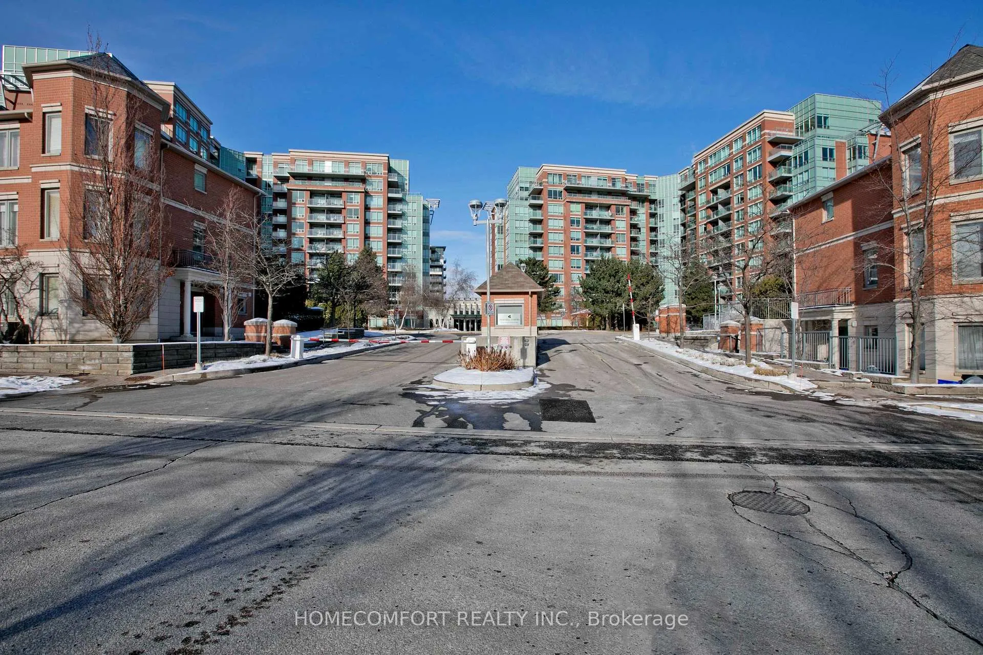 Photo 2 of Unit 109, 62 Suncrest Boulevard, Markham, Commerce Valley — HOMEH